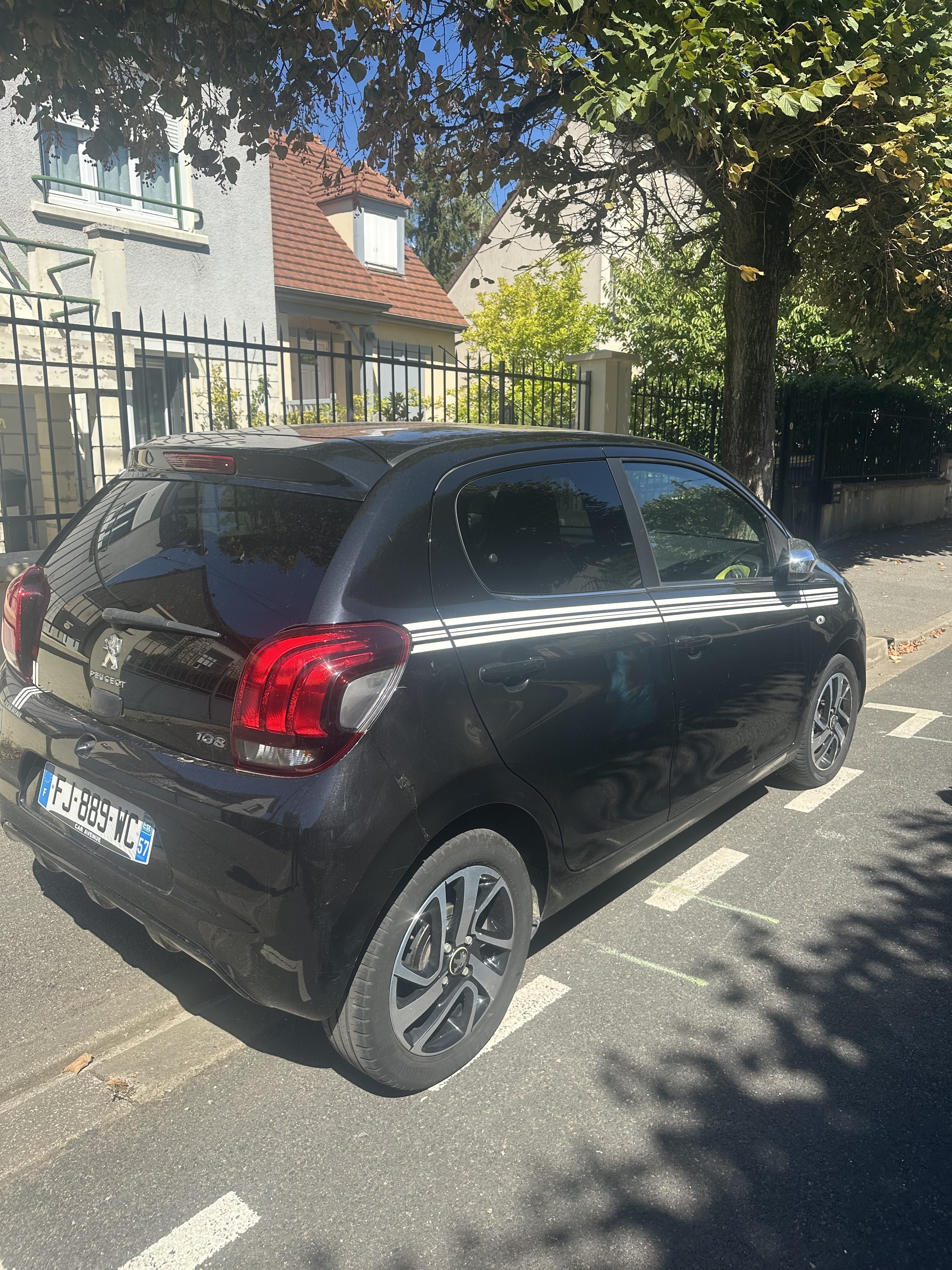Peugeot 108 avec GPS