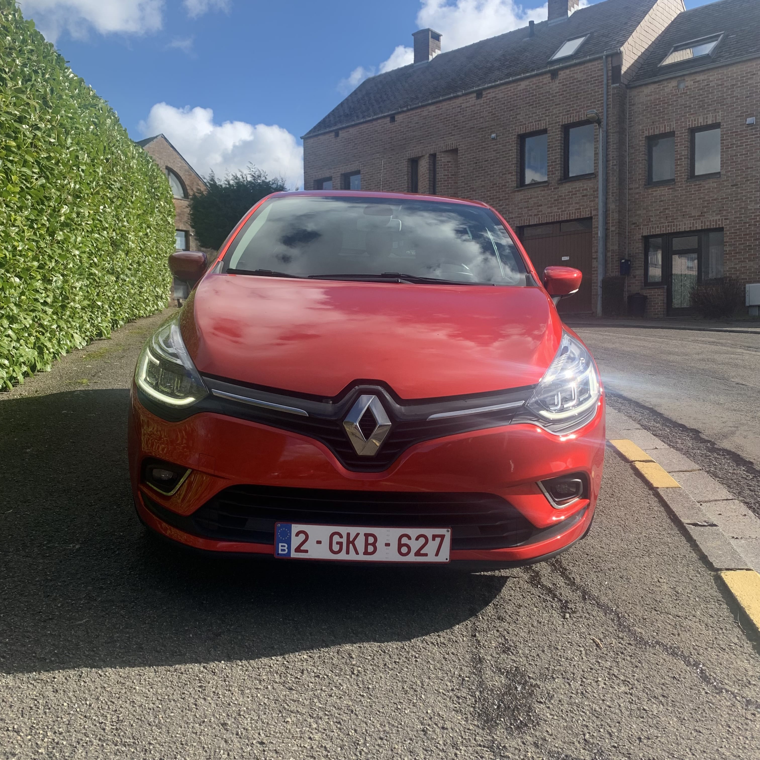 Renault Clio Essence Série Spéciale met Autostoel baby