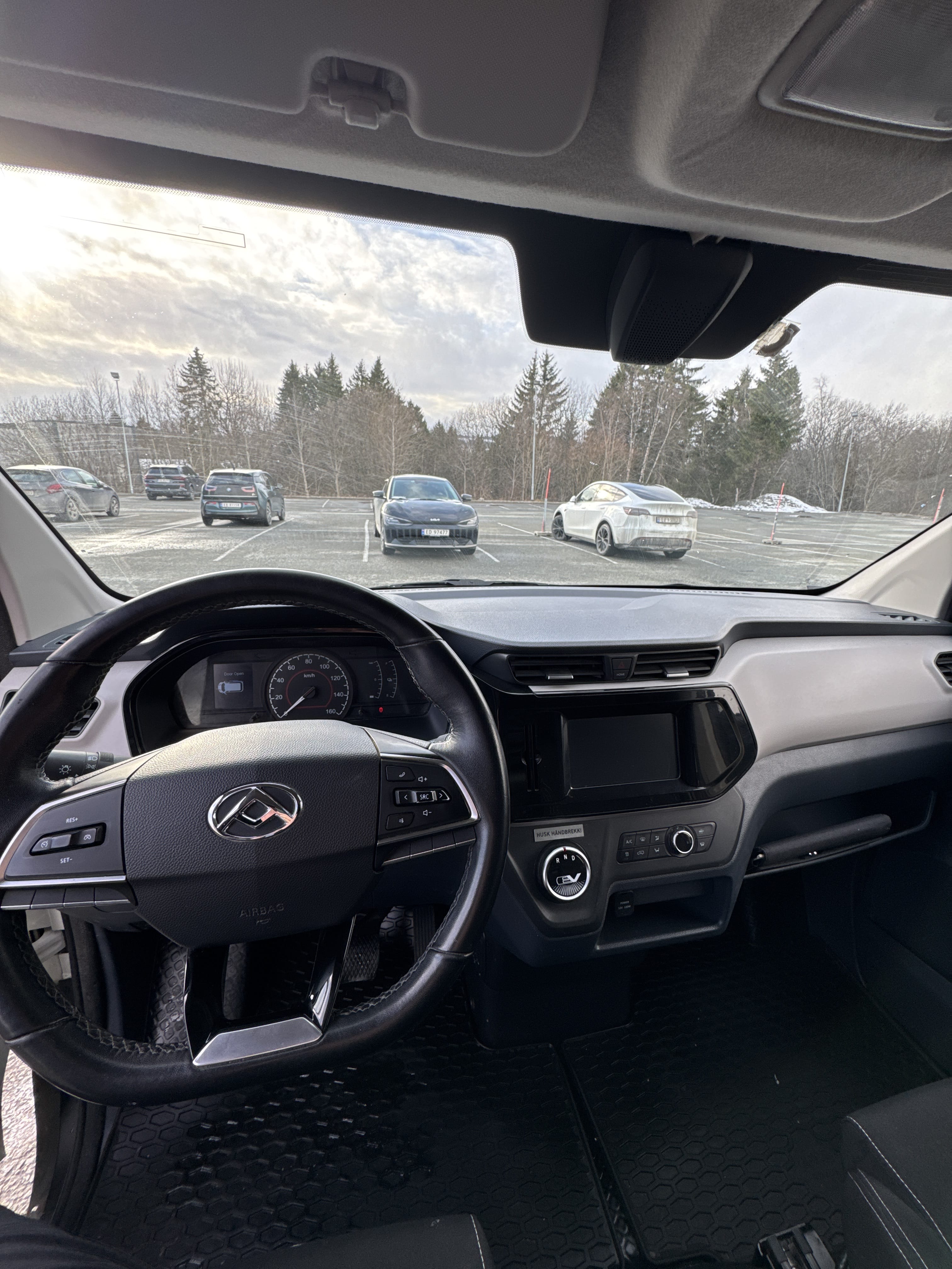 Maxus eDeliver 3 with Snow tires