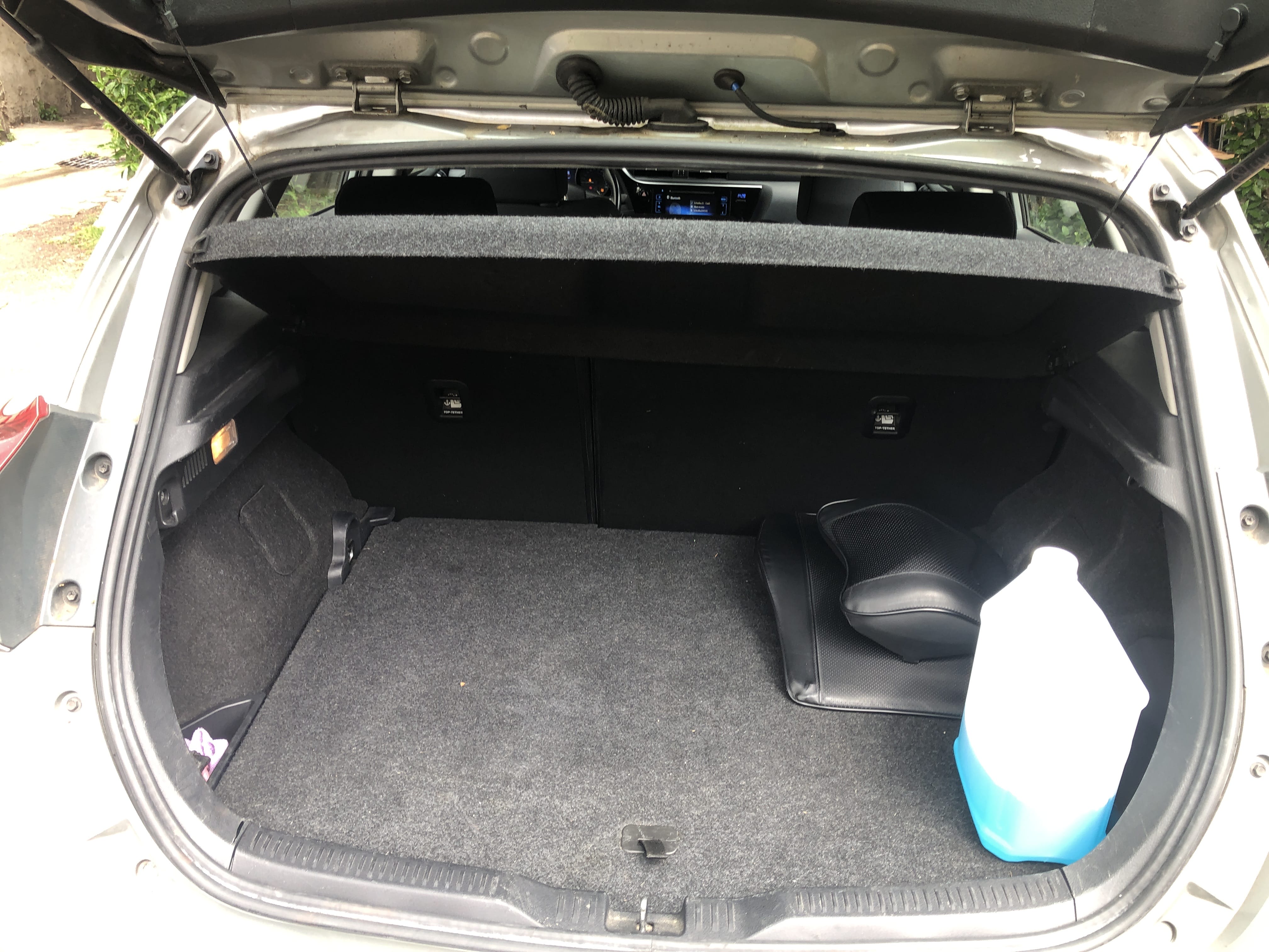 Toyota Auris 1.8 hybride essence électrique avec Apple CarPlay