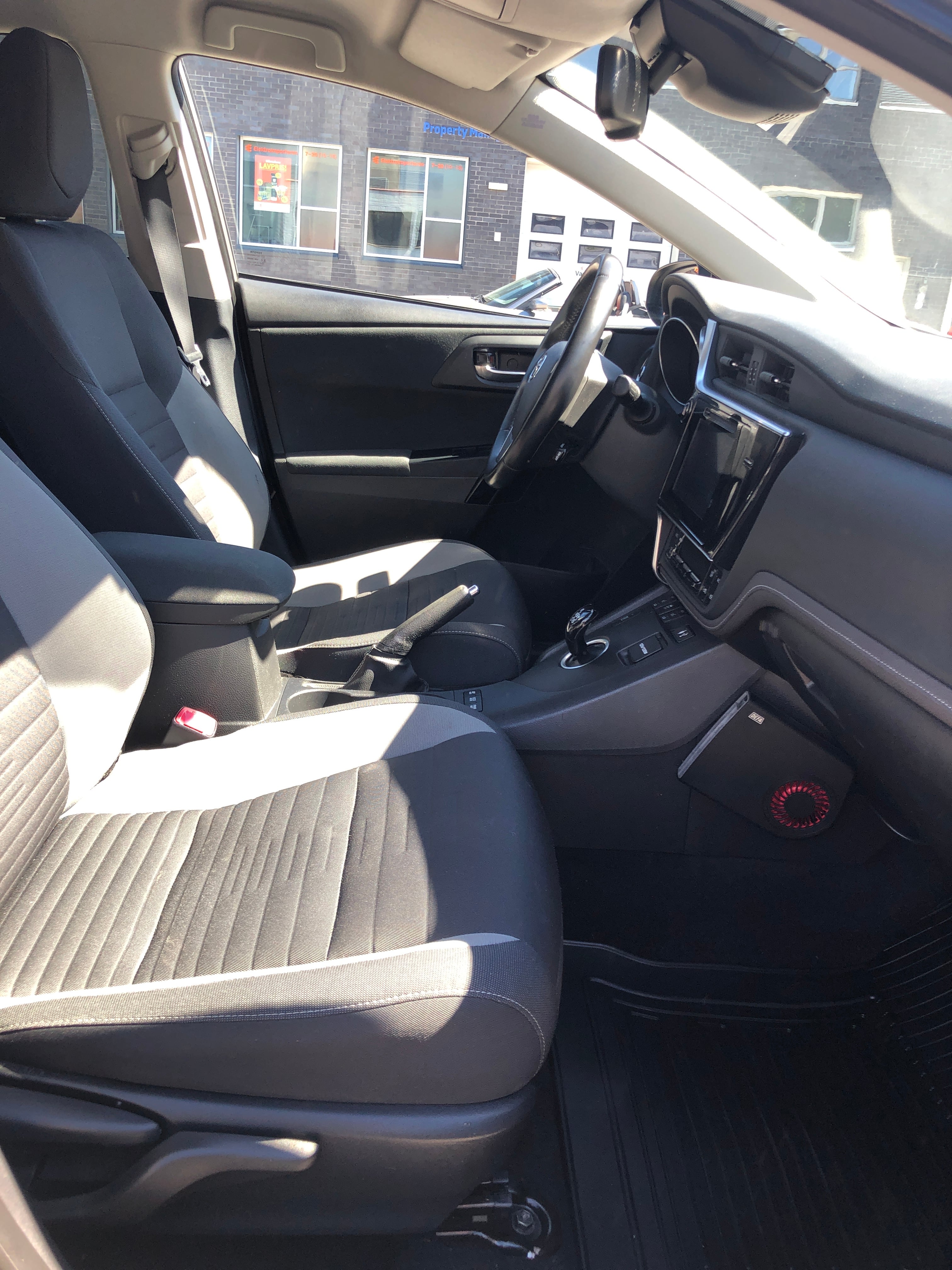 Toyota Auris 1.8 Hybrid med Bluetooth audio