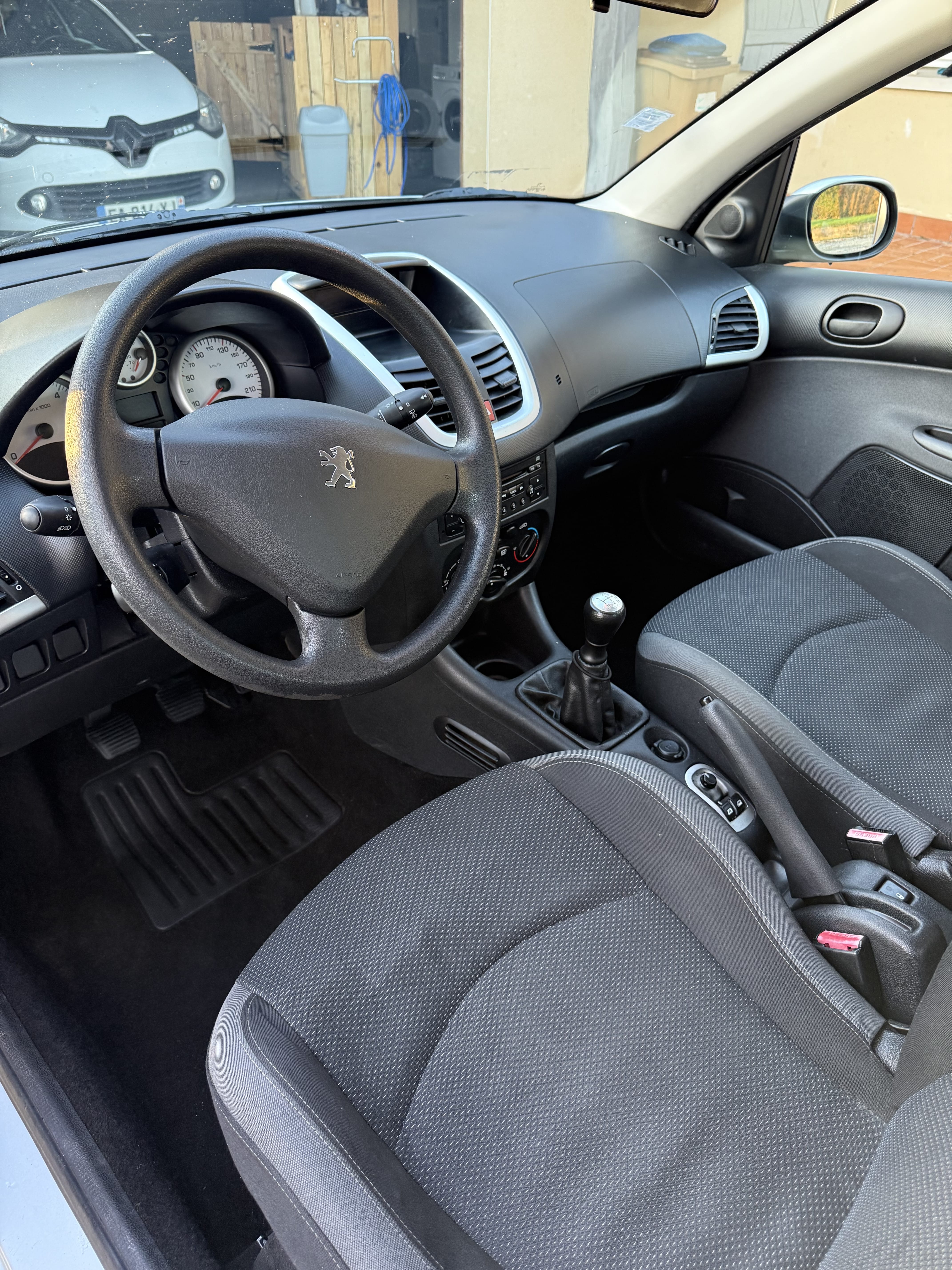 Peugeot 206+ avec Audio Bluetooth