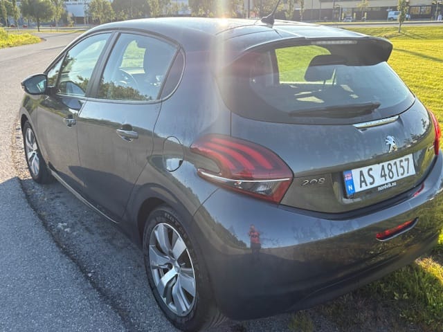 Peugeot 208 1.6HDI with Android Auto