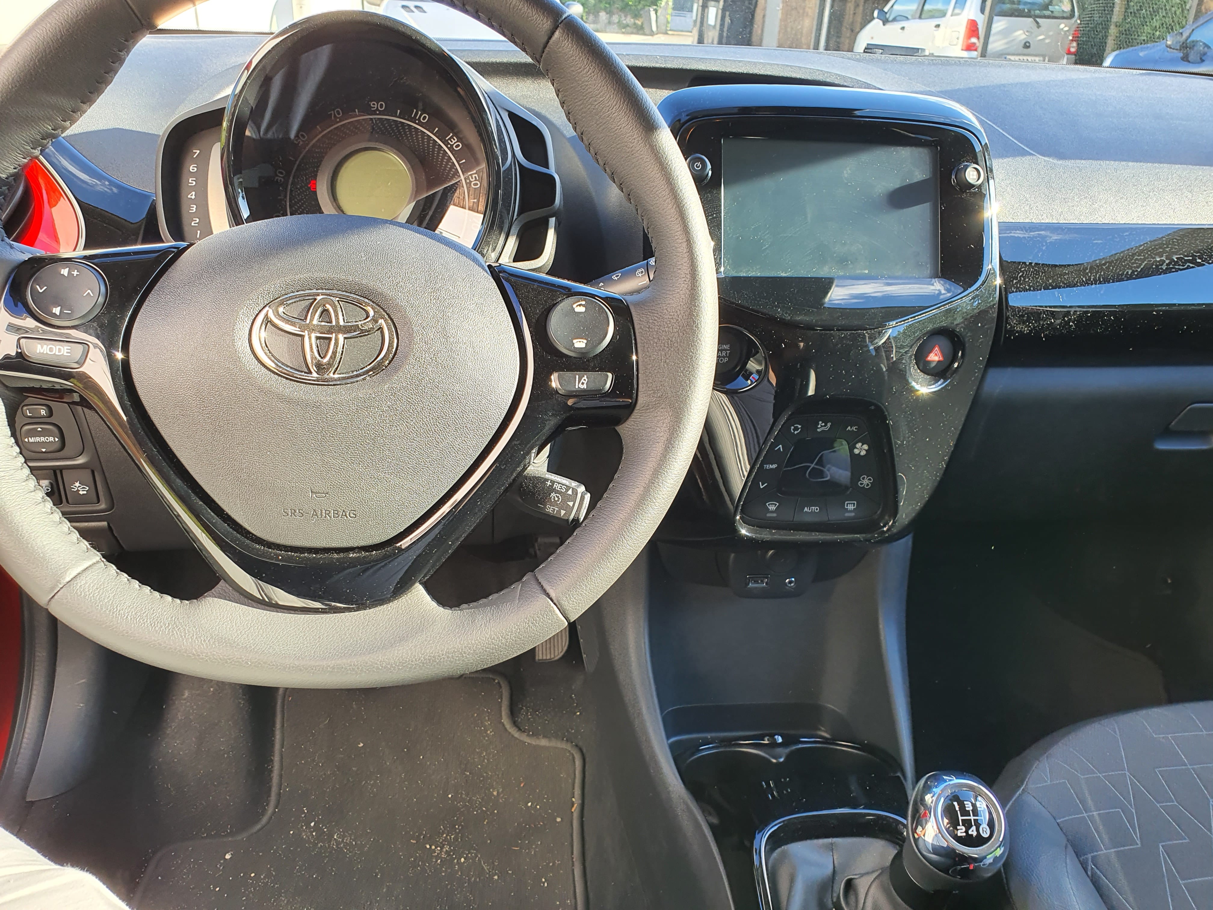 Toyota Aygo II con Silla infantil
