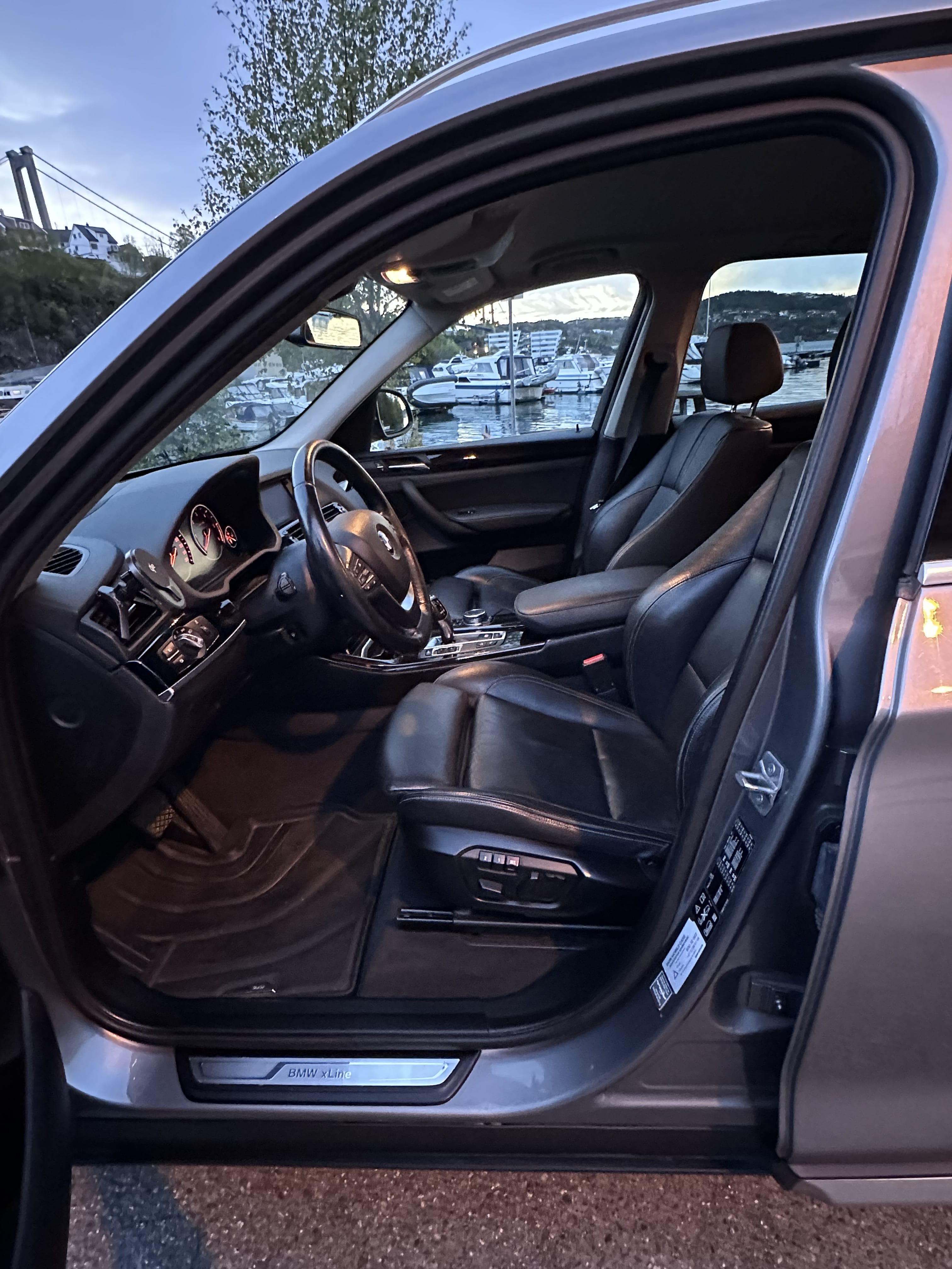 BMW X3 xDrive20d med USB ladeuttak