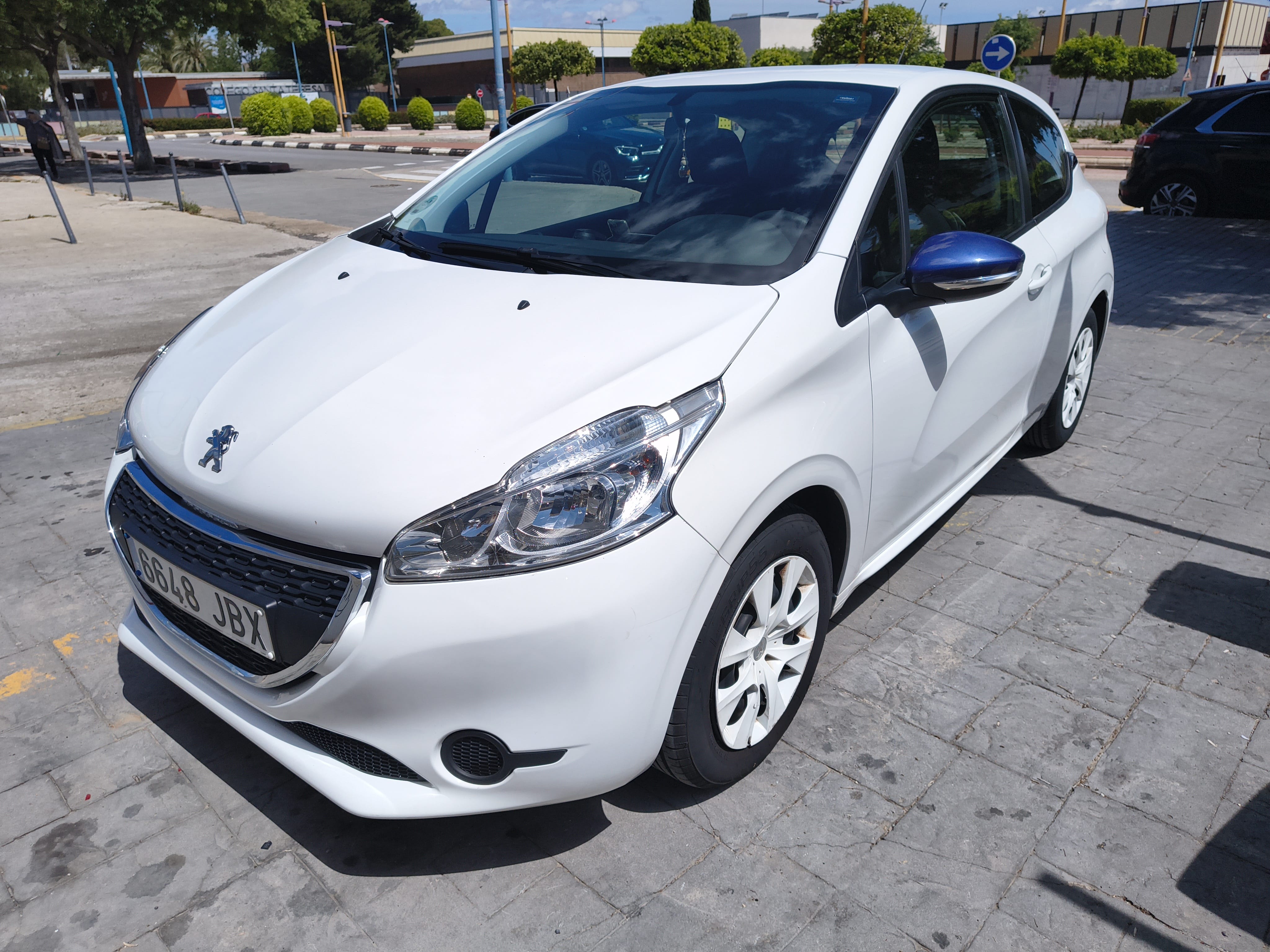 Peugeot 208 1.0 gasolina, 2014, Gasolina 98