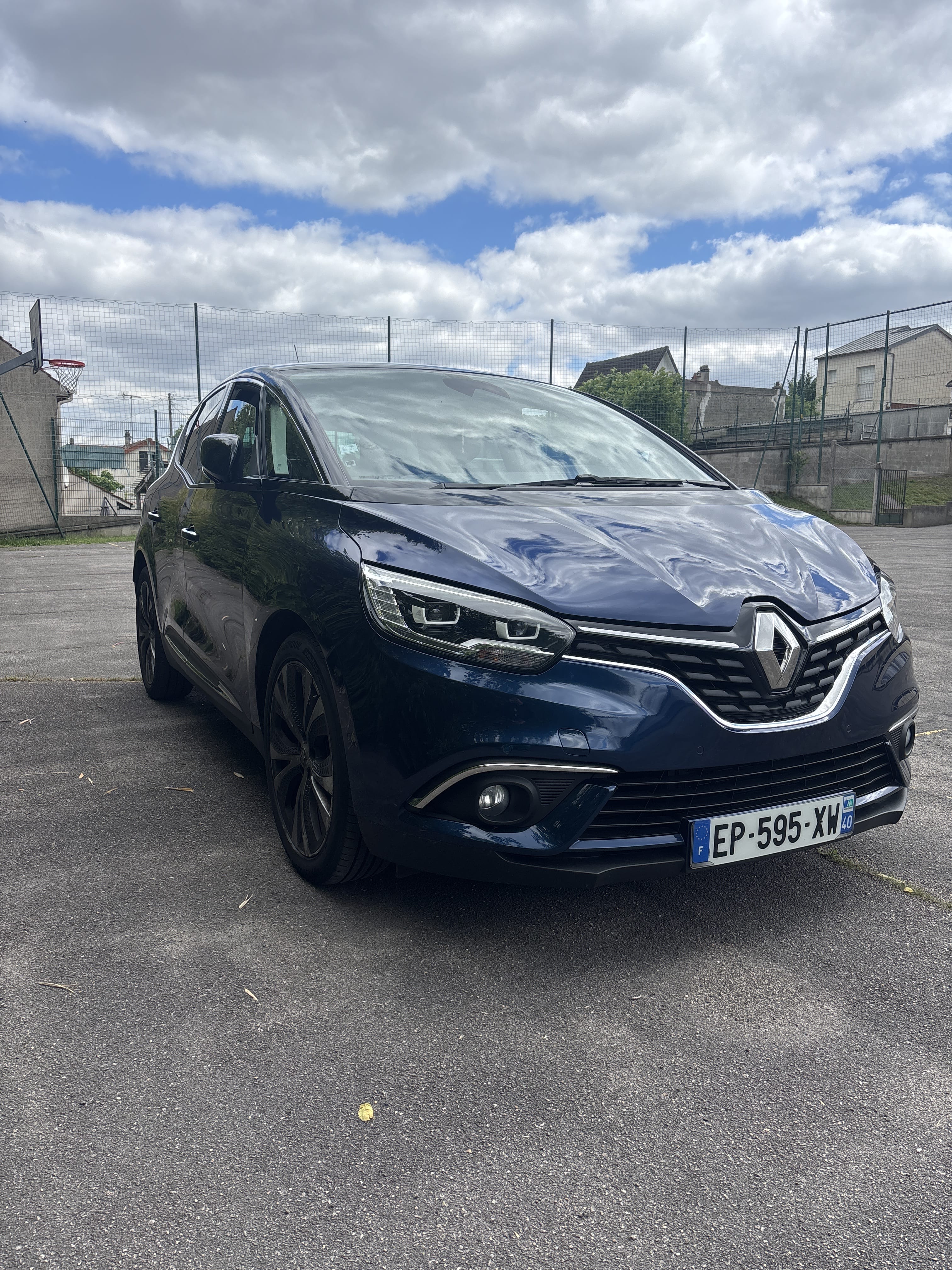 Renault Scenic 1.2 l, 2017, Essence 95