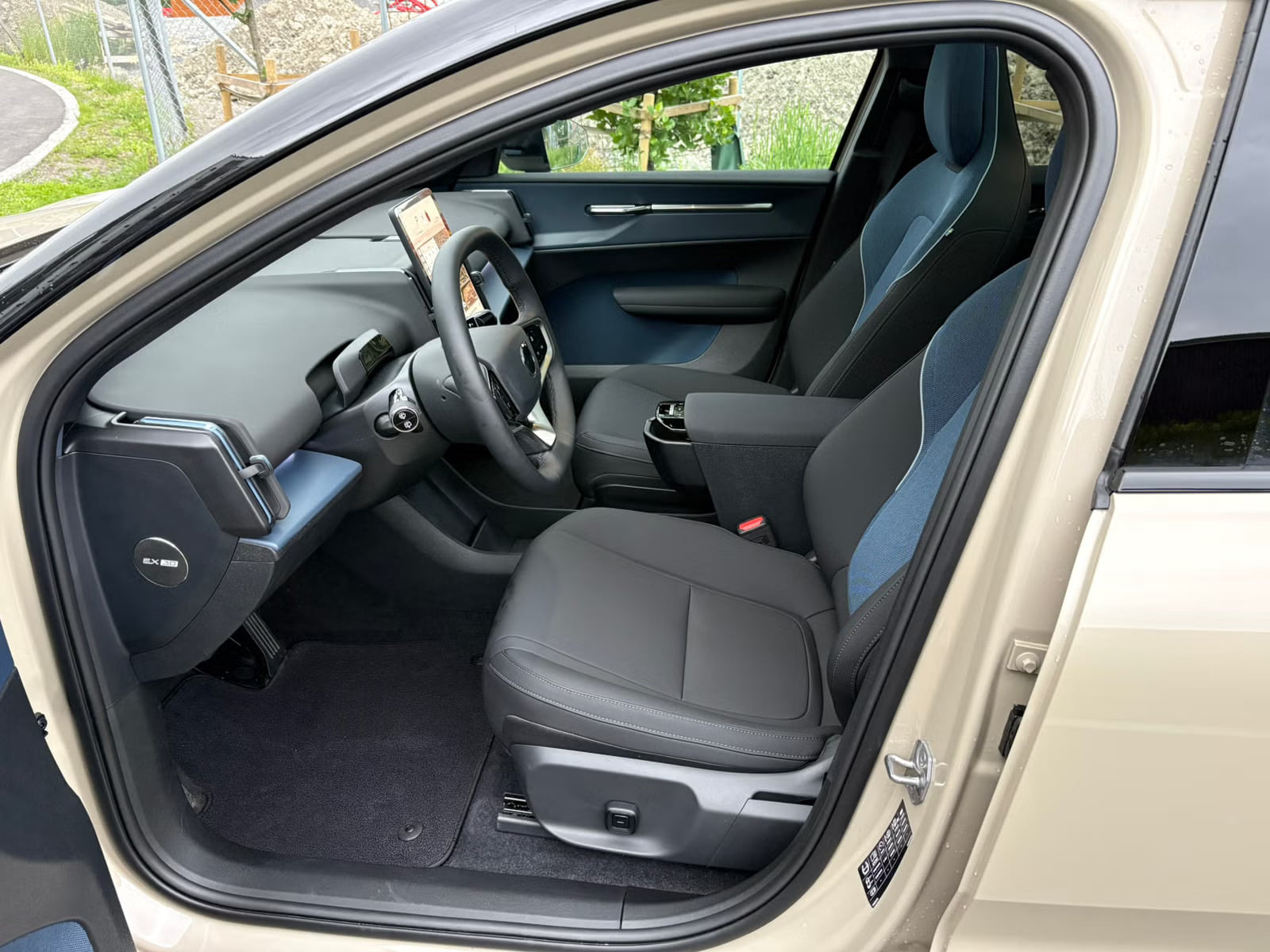 Volvo EX30 Twin Performance med Bluetooth audio