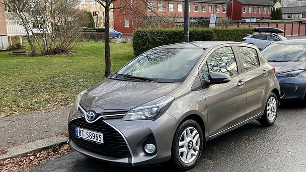Toyota Yaris HYBRID med Aircondition