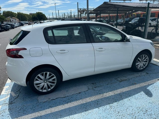 Peugeot 308 1.5 HDI avec Climatisation