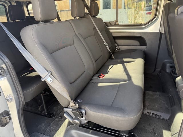 Renault Trafic Passenger 1.6 DCI 9 places avec Entrée audio / iPod