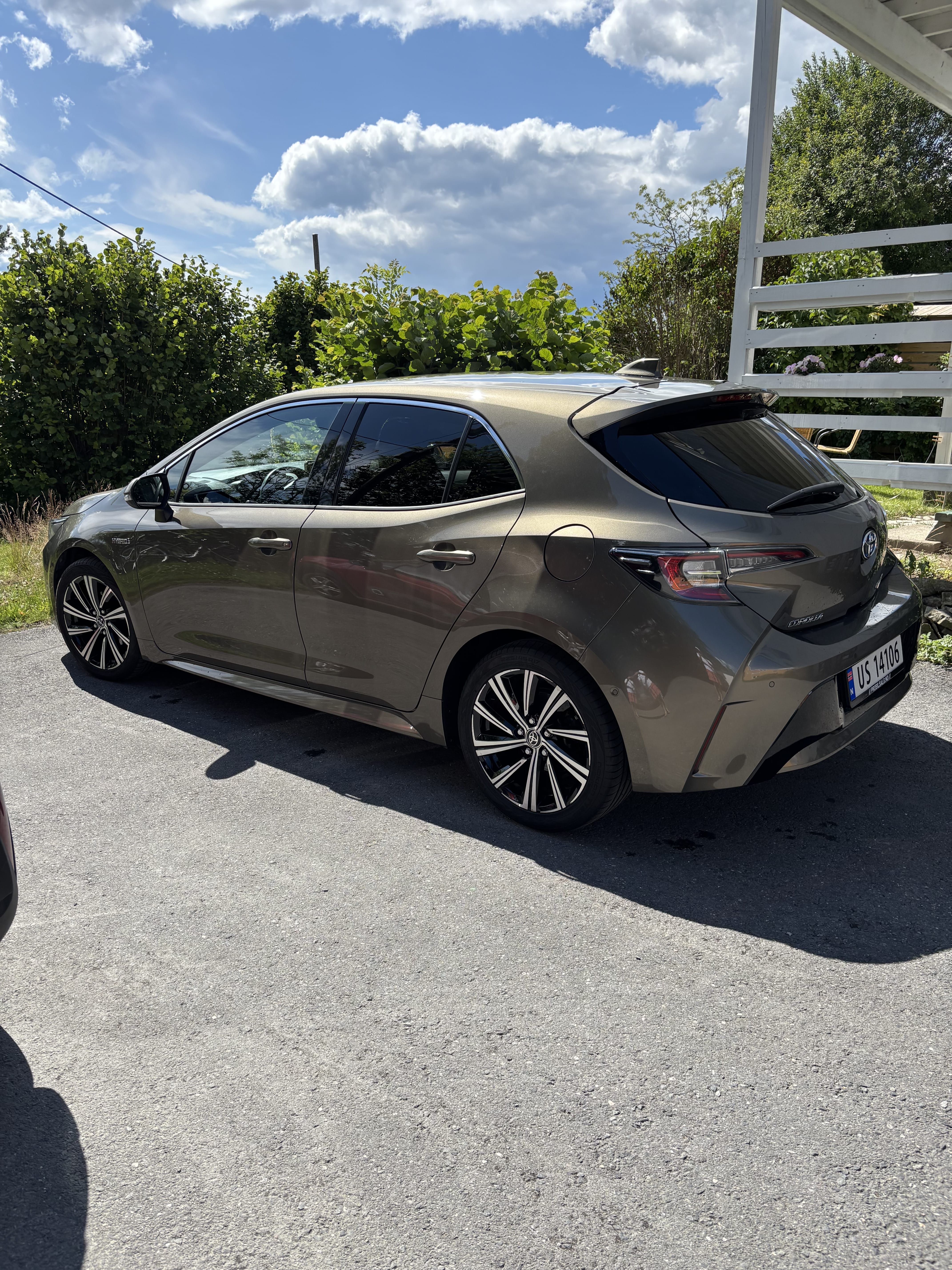 Toyota Corolla Hybrid med Aircondition
