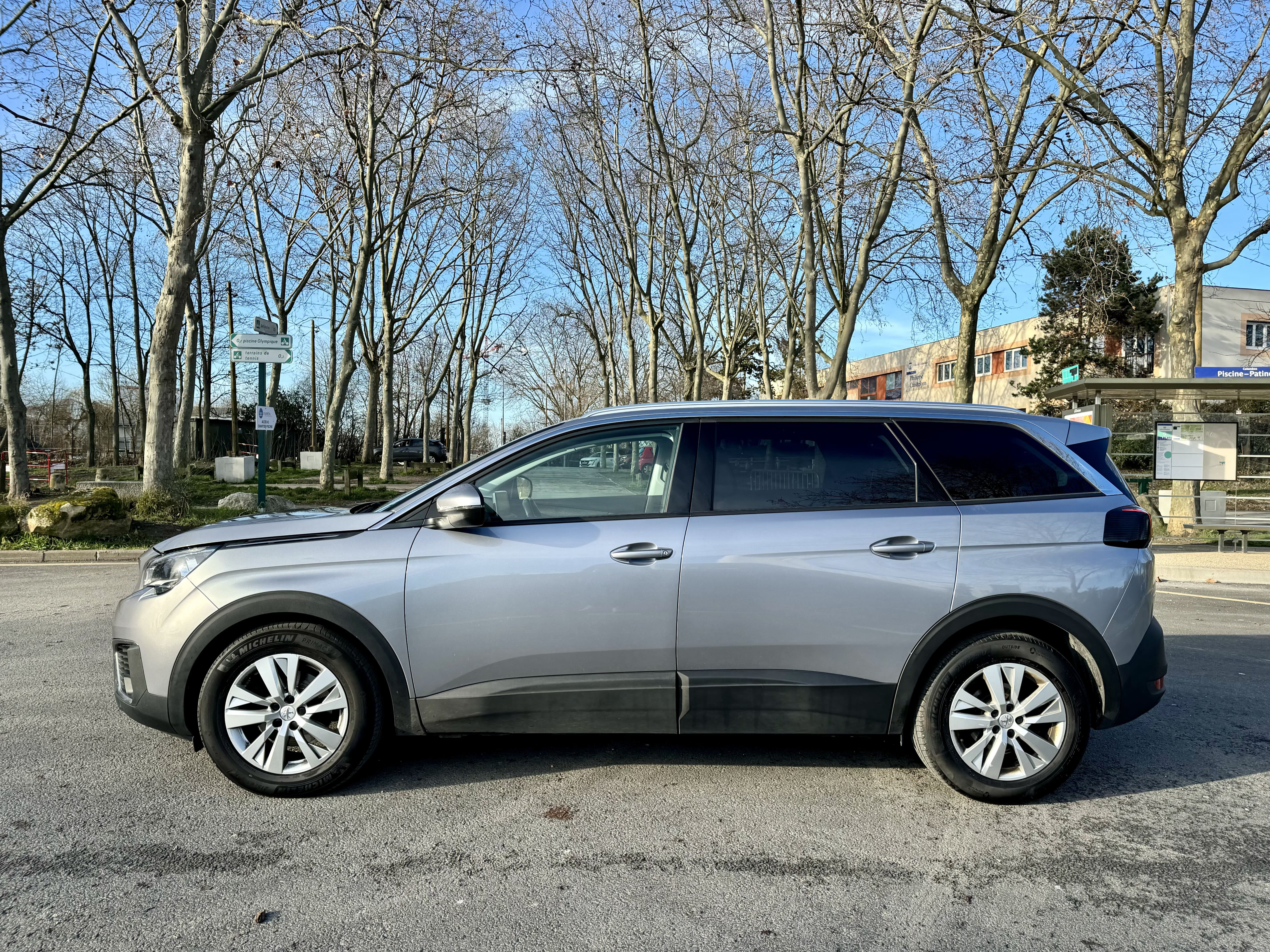 Peugeot 5008 Peugeot 5008 Full Option 7 places avec Climatisation