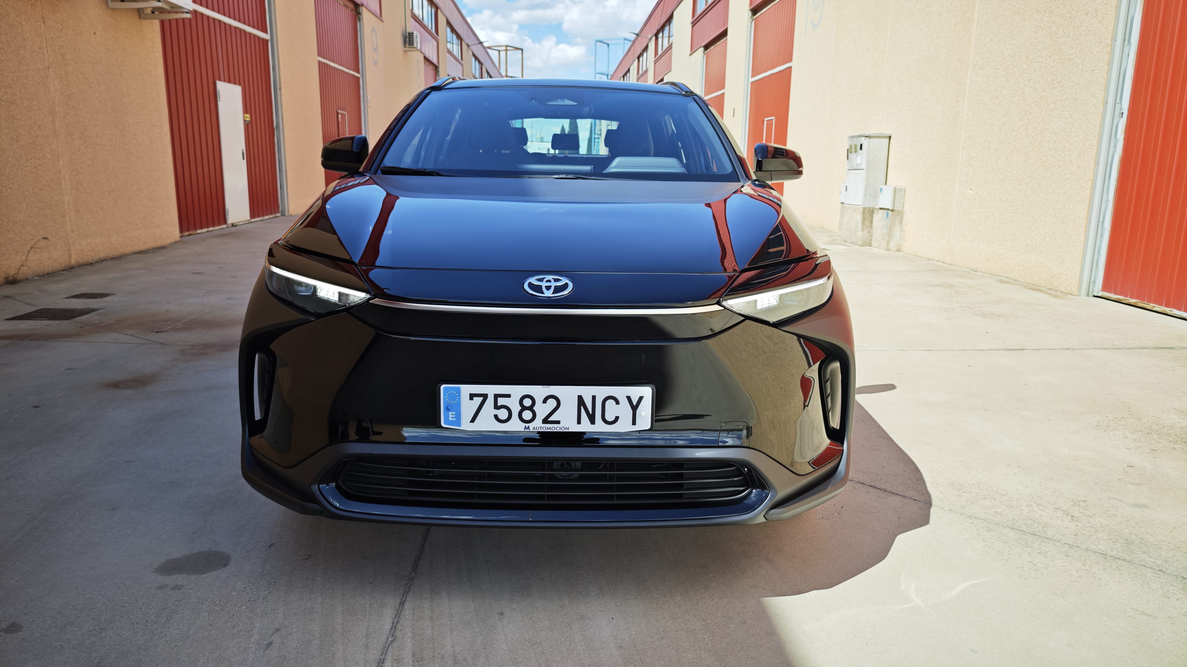 Toyota bZ4X con Dashcam