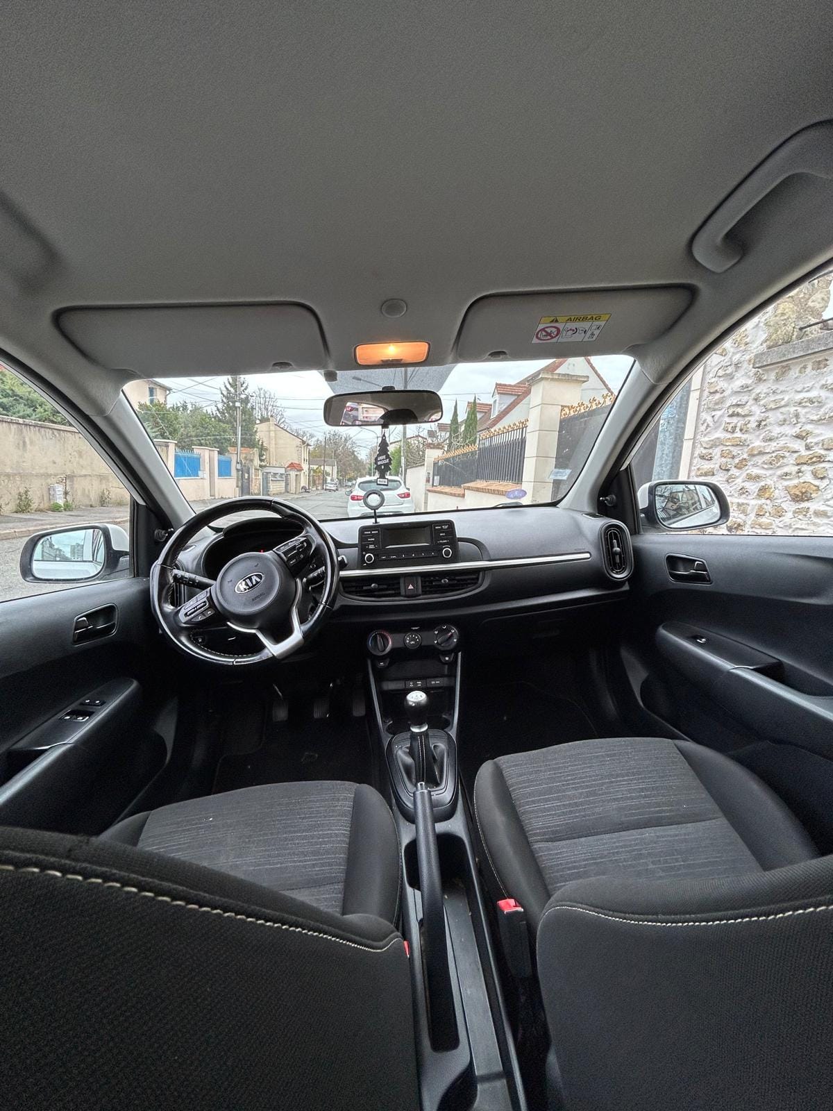 Kia Picanto avec Siège bébé