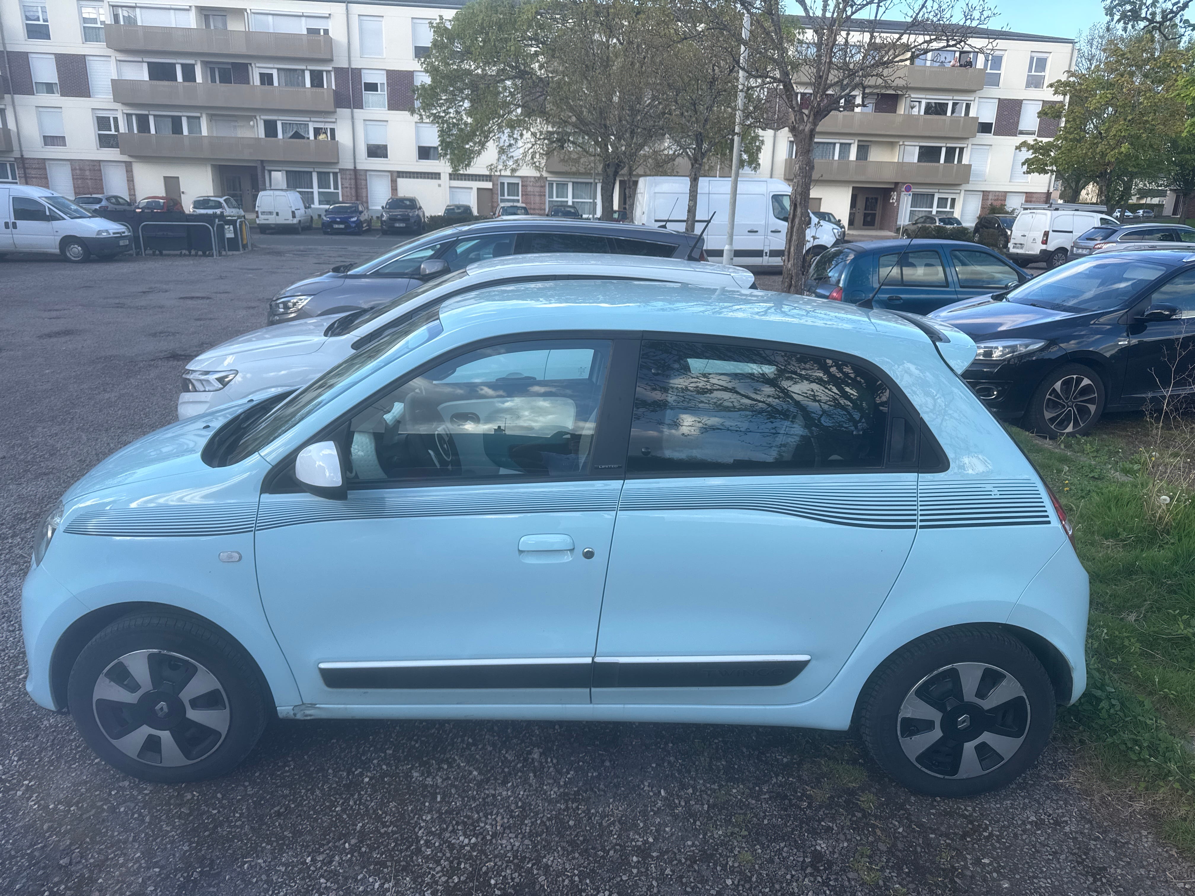 Renault Twingo III TCE 90cv Boîte AUTO Intens avec Climatisation