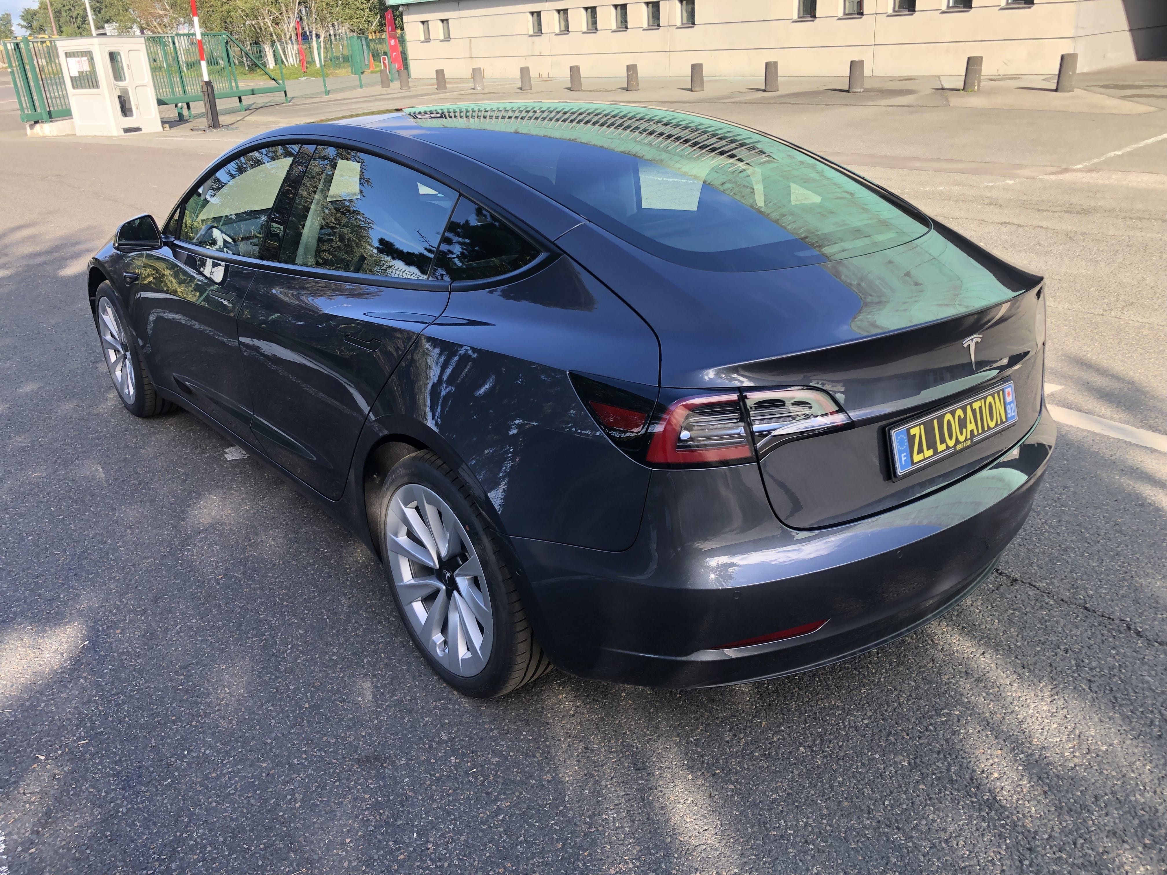 Tesla Model 3 avec GPS