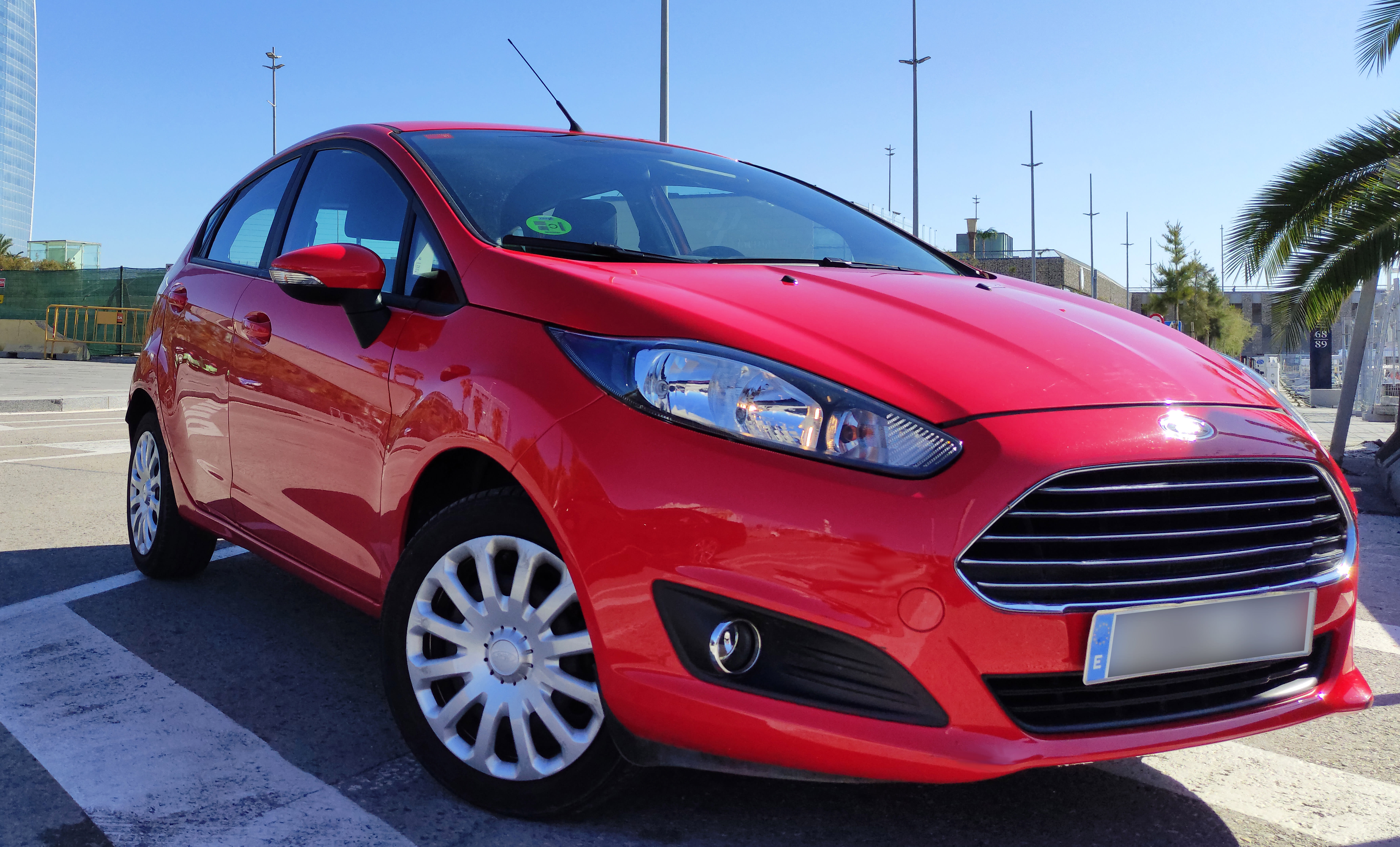Ford Fiesta Red Intense con Aire acondicionado