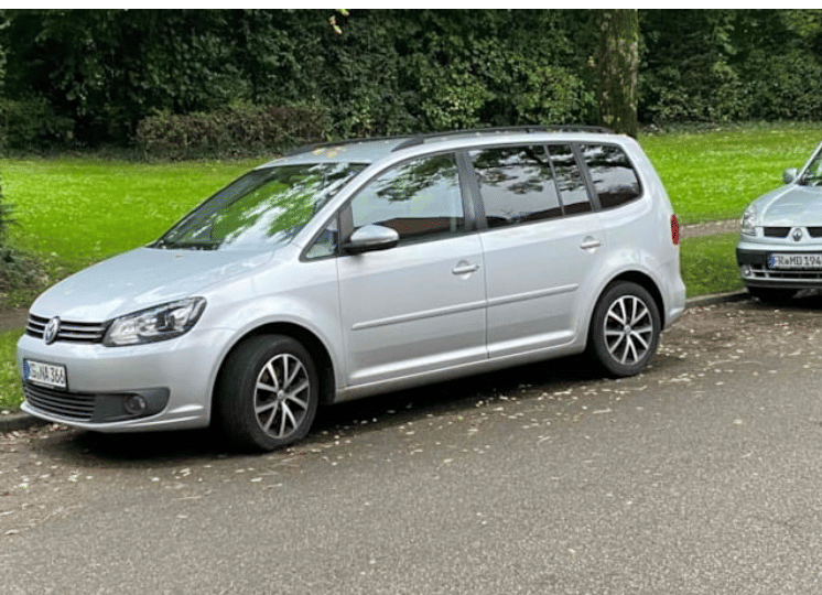 Volkswagen Touran Van mit Klimaanlage
