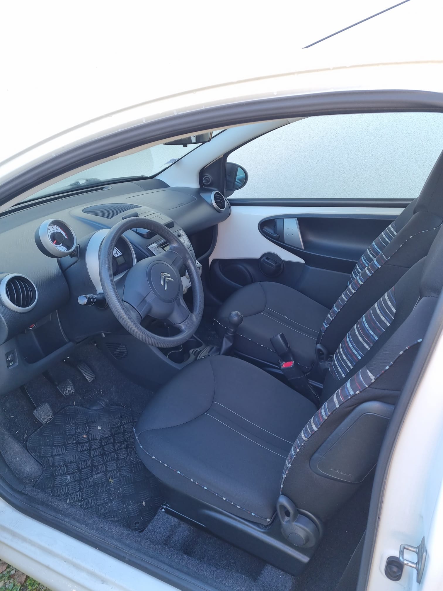 Citroen C1 1,0L avec Siège bébé