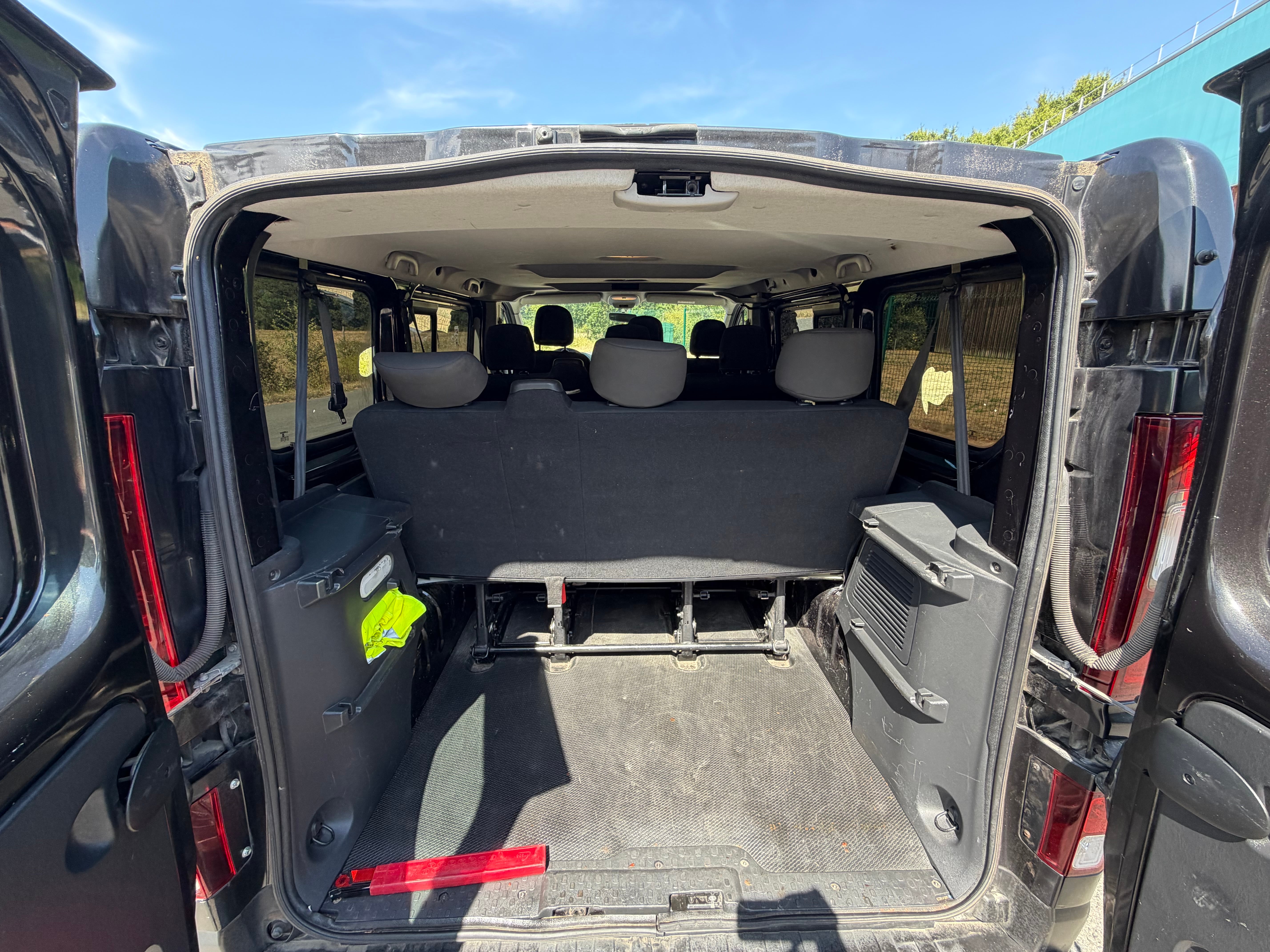 Renault Trafic Passenger avec Autoradio