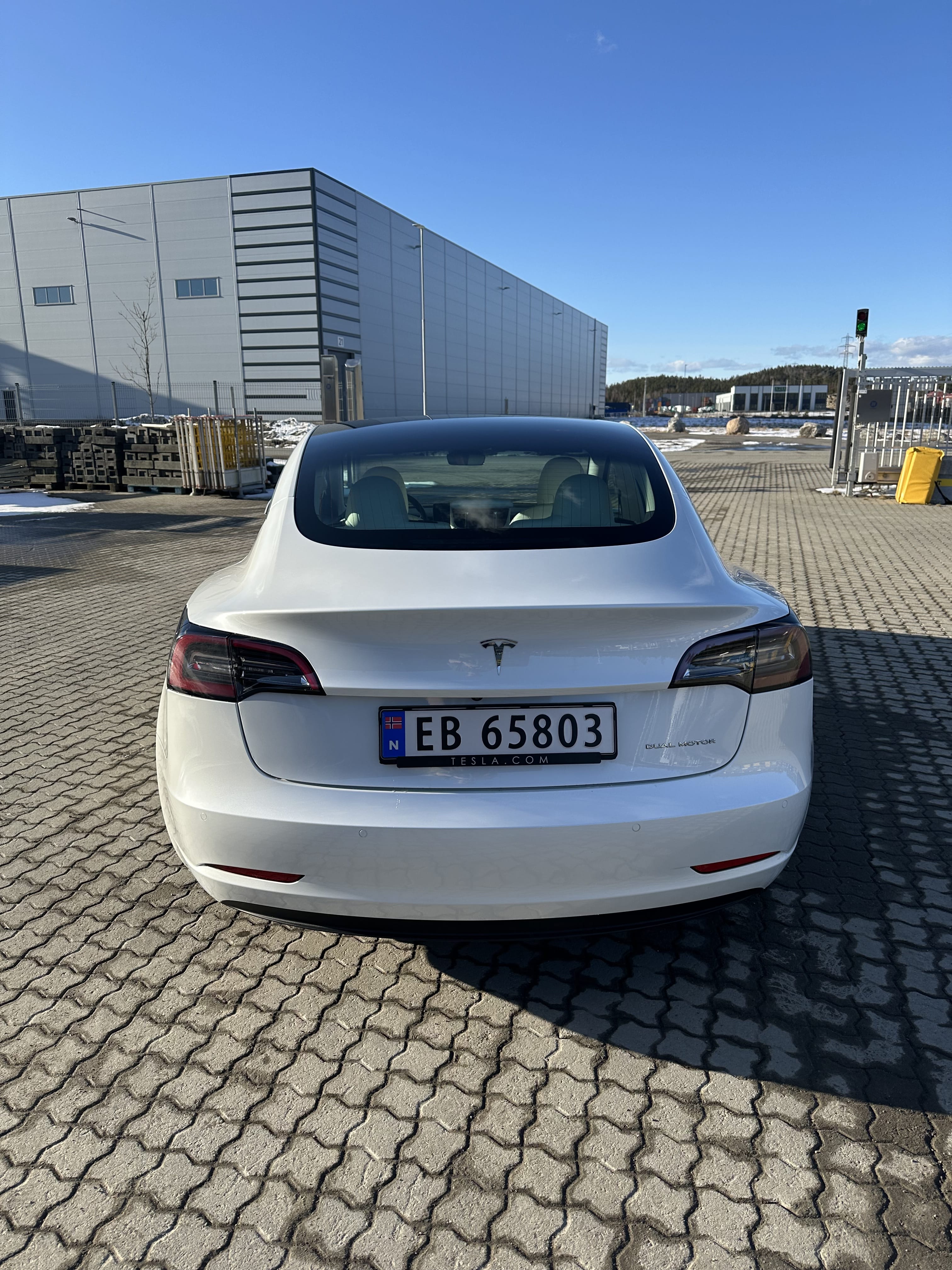 Tesla Model 3 Long Range 560km WLTP med Dashcam