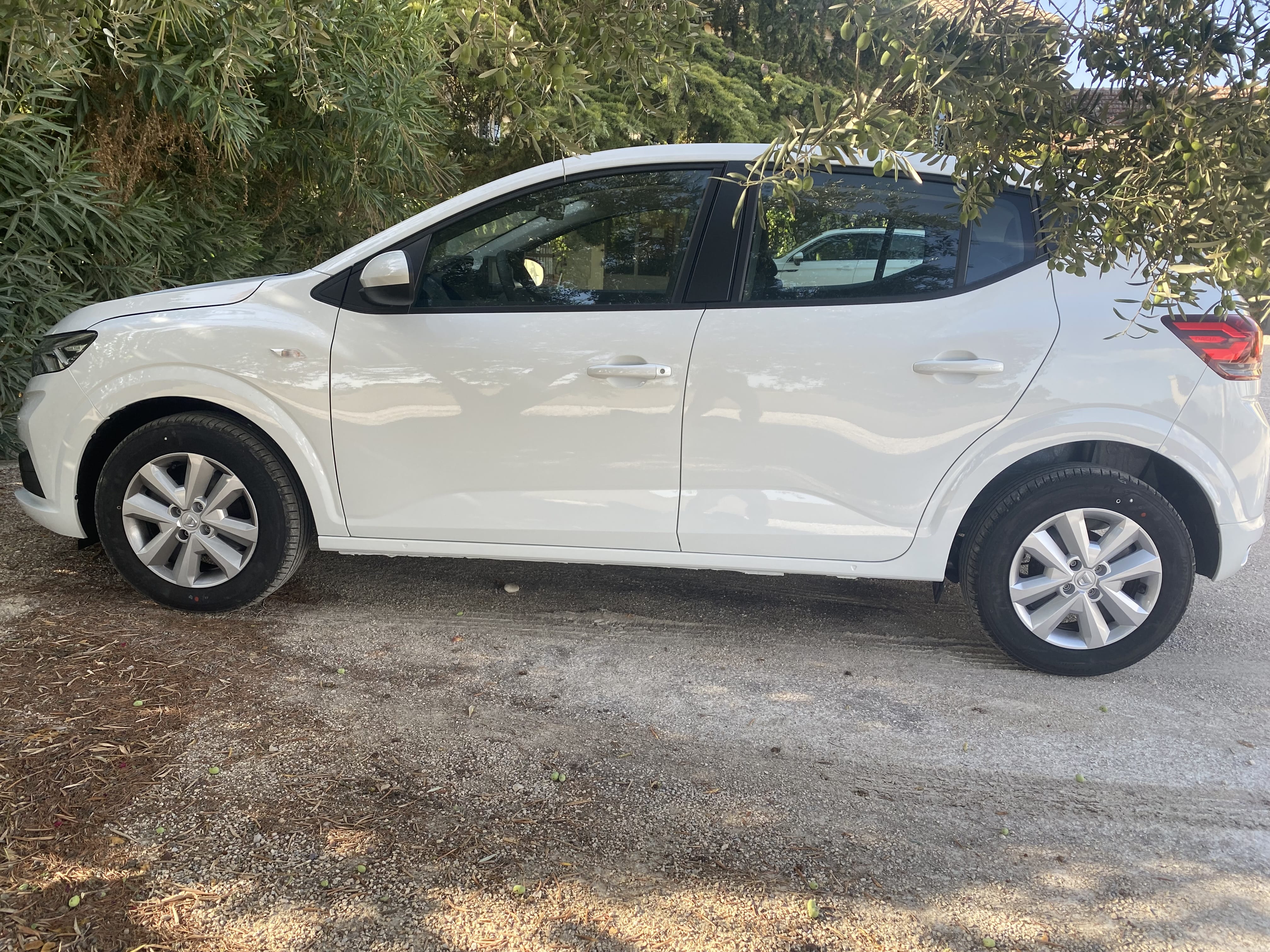 Dacia Sandero Essential, 2022, Essence 95