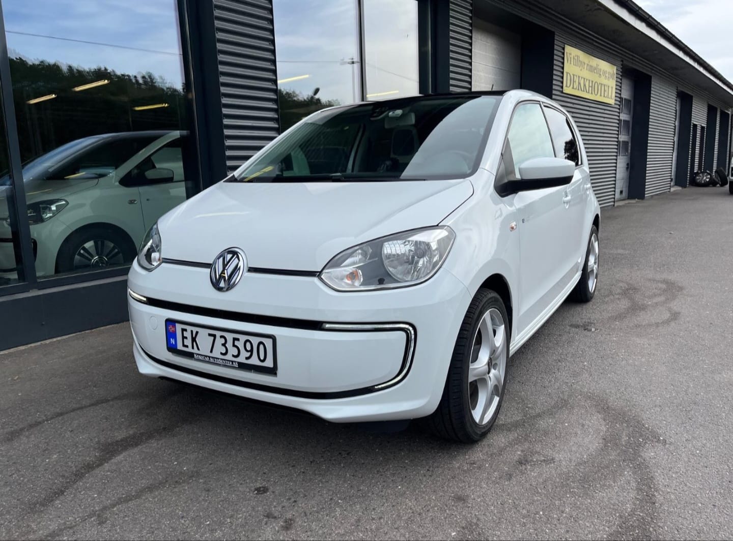 Volkswagen e-Up !, 2014, Electric, automatic