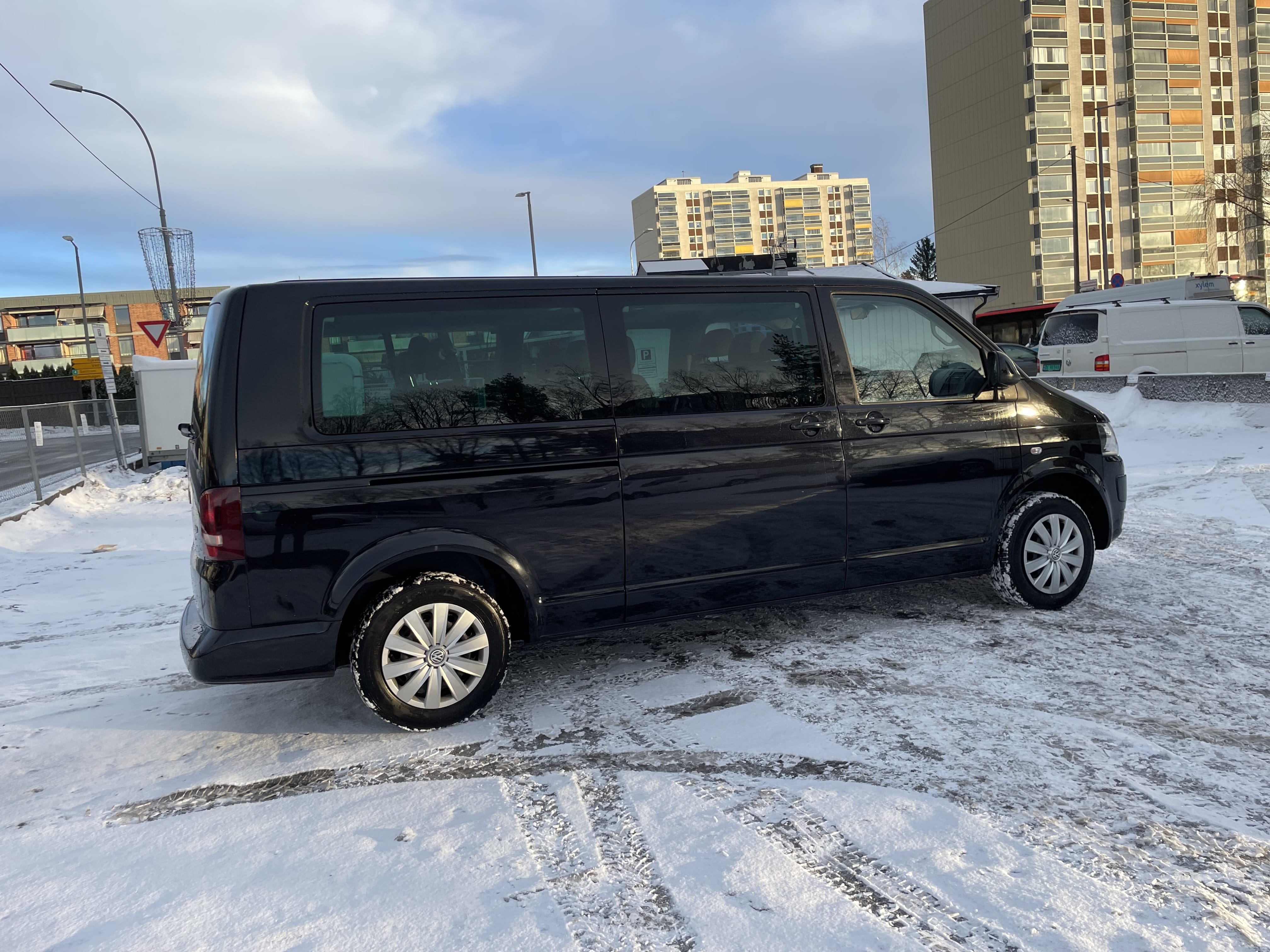 Volkswagen Caravelle med Lydinngang
