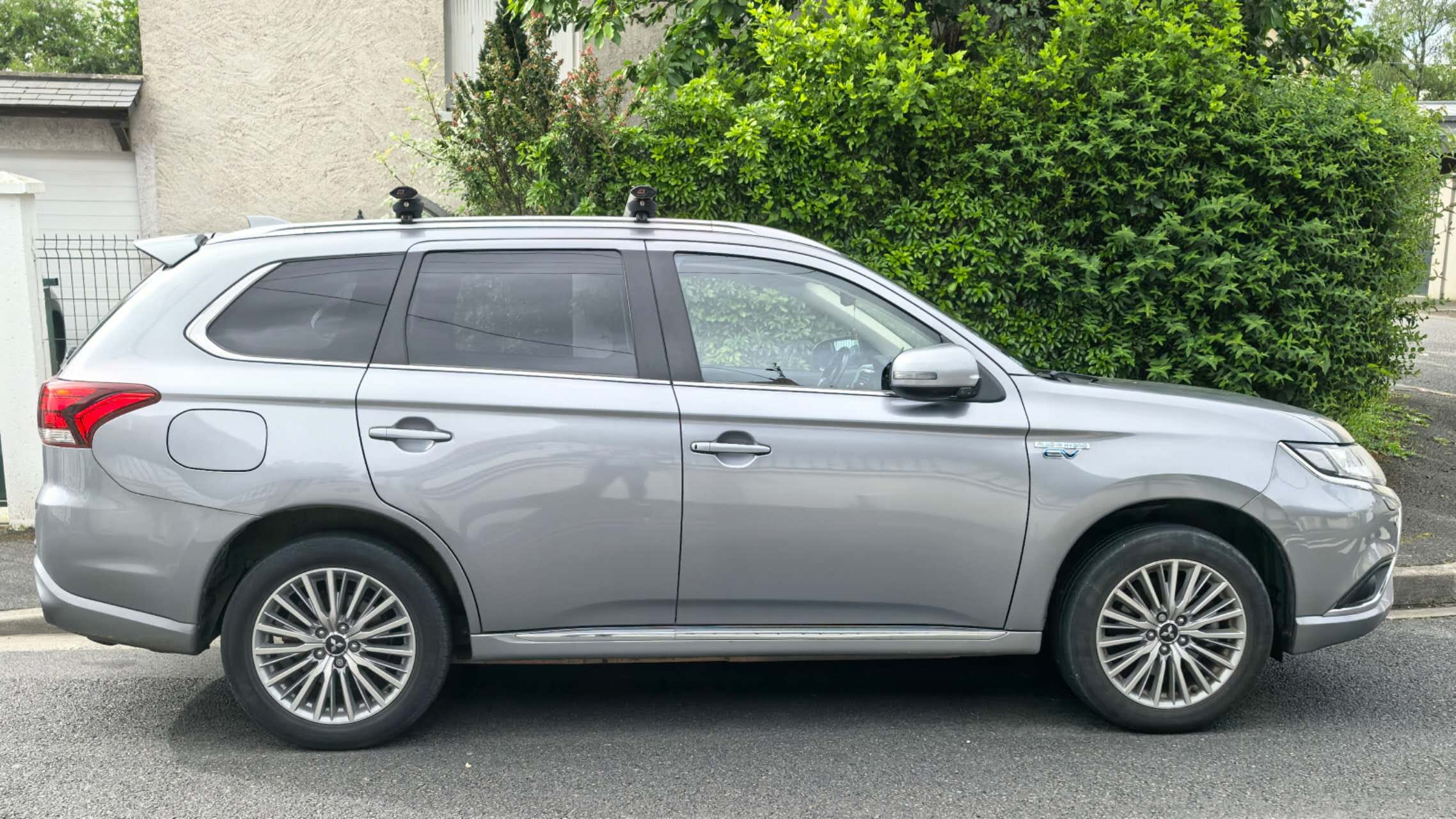 Mitsubishi Outlander PHEV SE  2,4 avec Climatisation