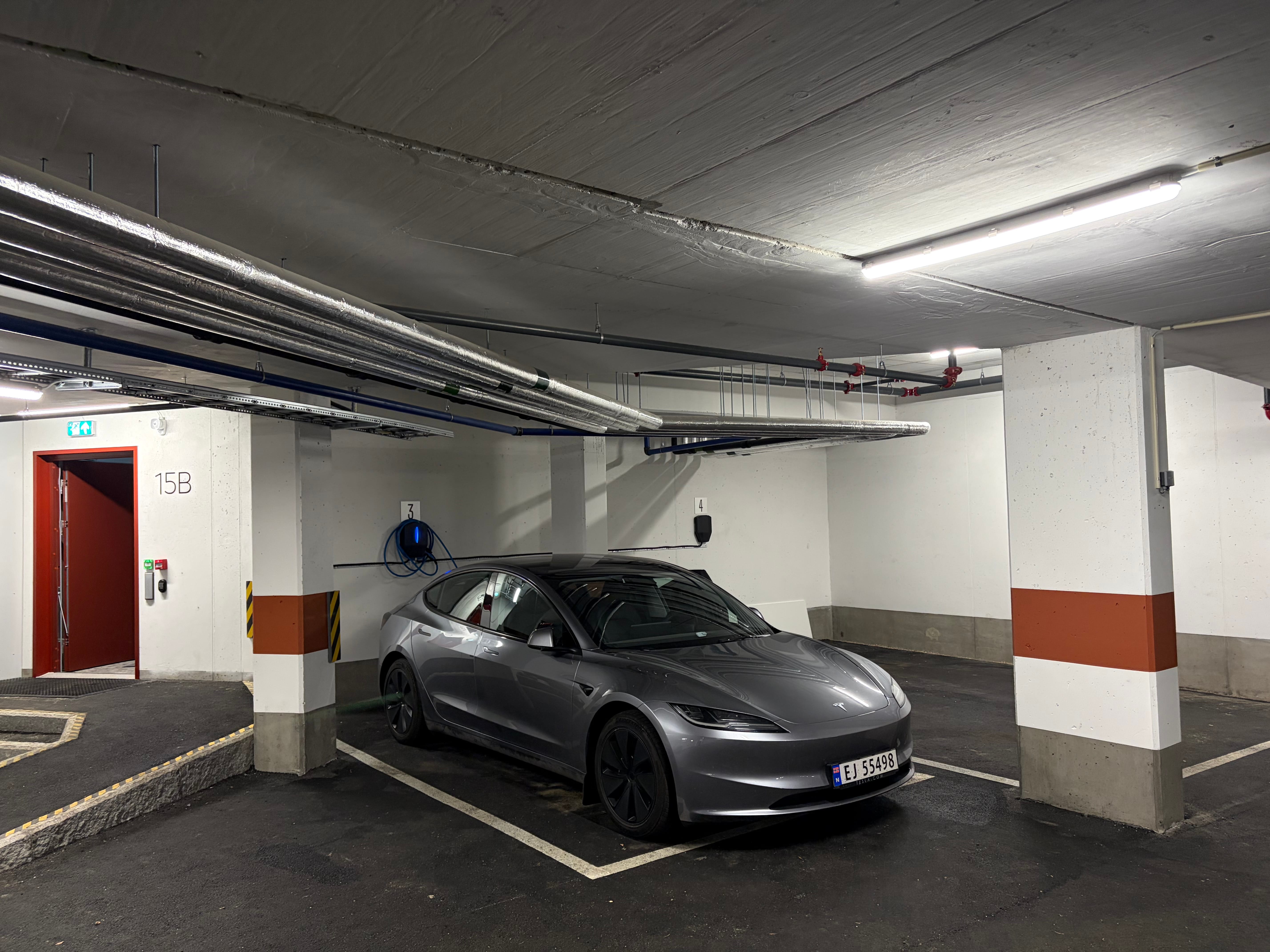 Tesla Model 3 Standard Range med Firehjulstrekk