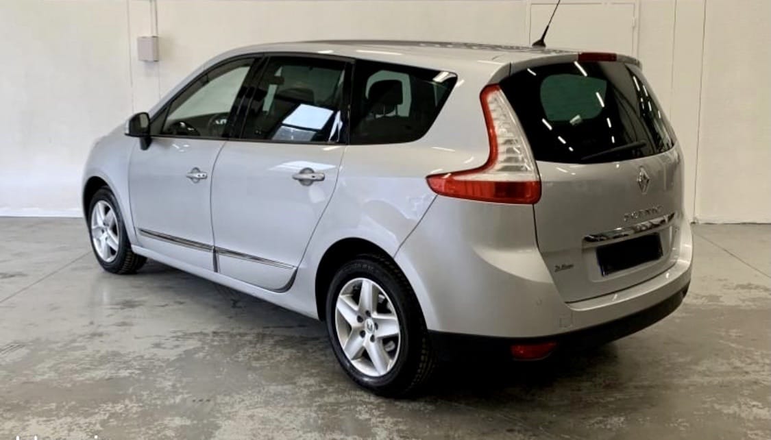 Renault Grand Scenic Spacieux & Confortable avec Climatisation