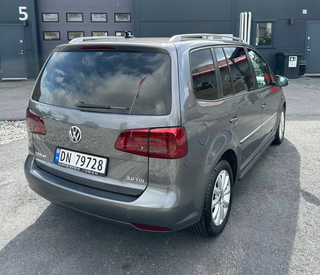Volkswagen Touran with GPS