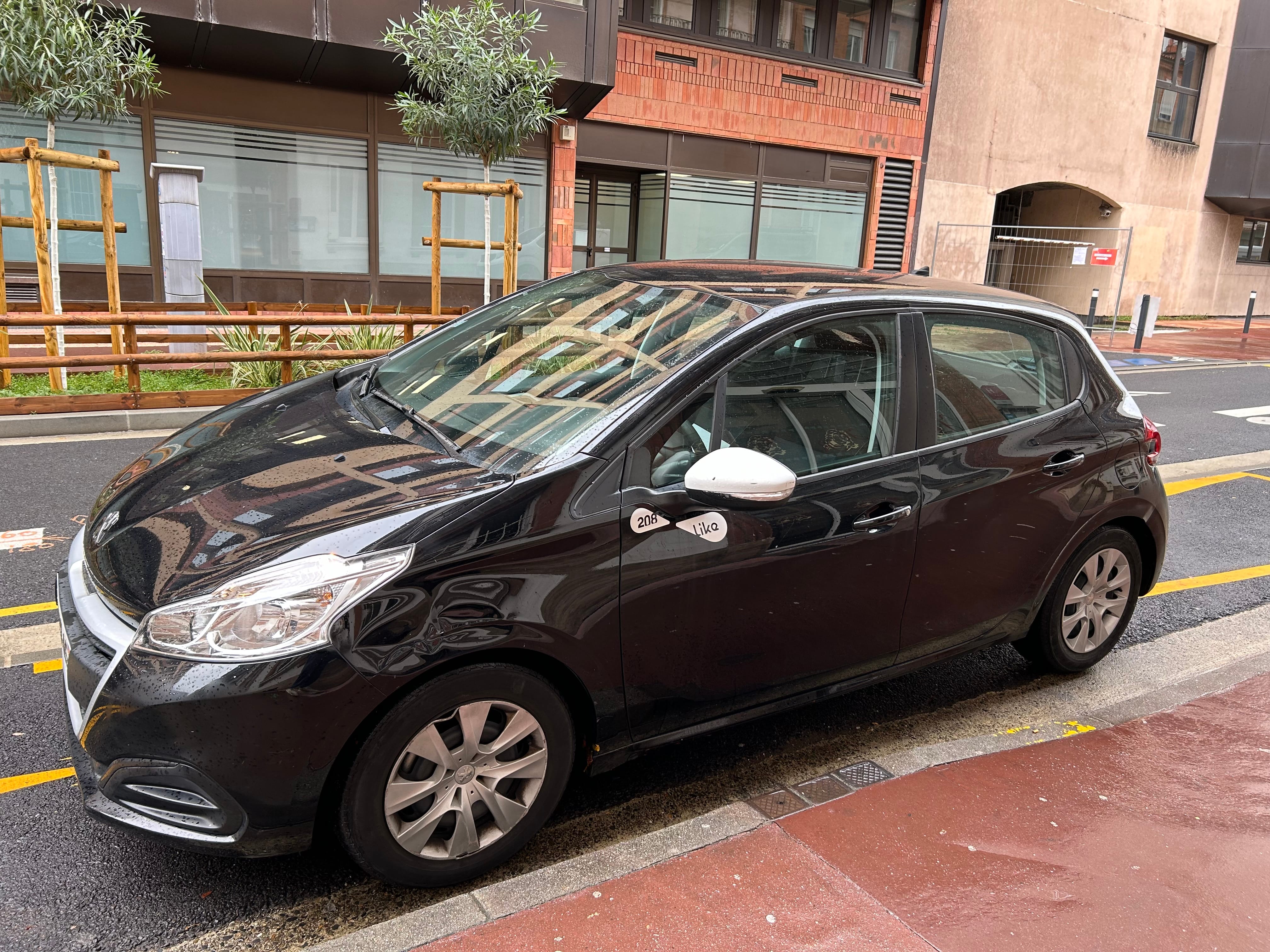Peugeot 208 met Audio- / iPod-ingang