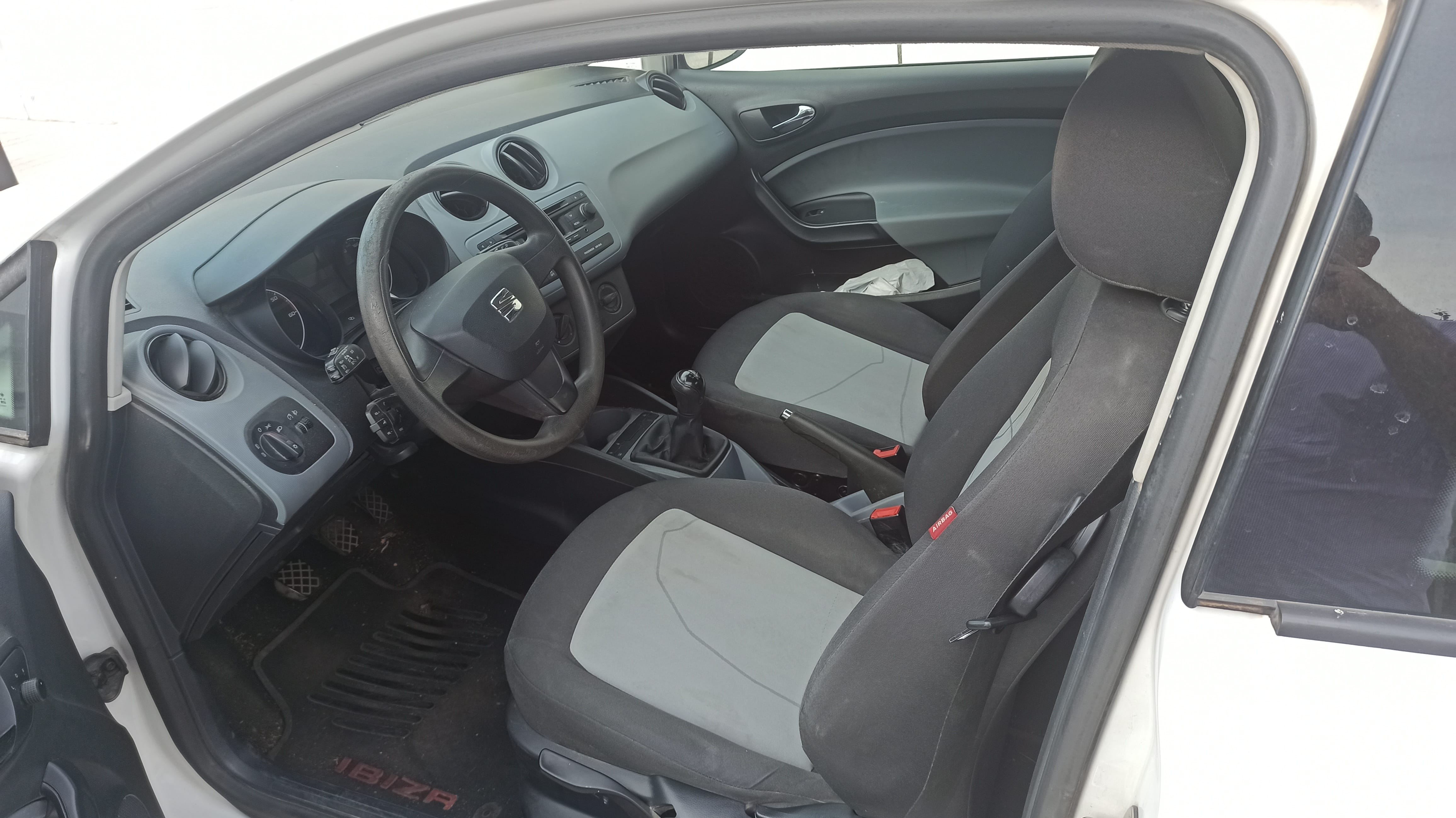 Seat Ibiza 1.2 TDI,75cv con Neumáticos de invierno