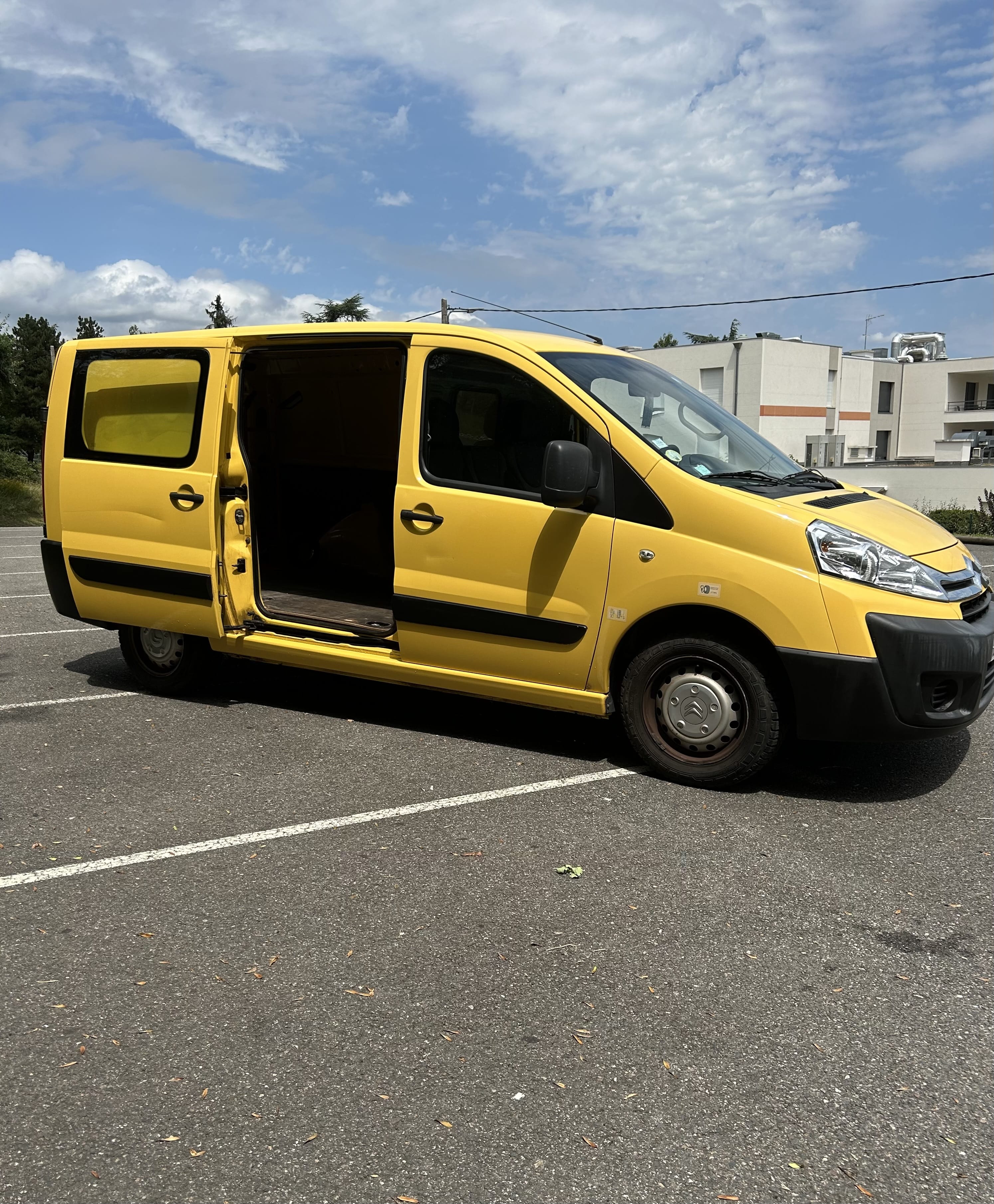 Citroen Jumpy Long 6M3 + Diable