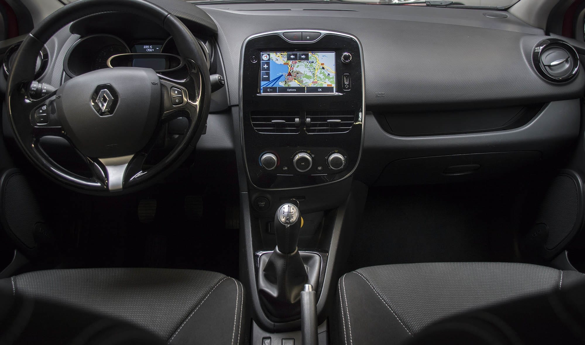 Renault Clio #613  Chamonix-Mont-Blanc avec Régulateur de vitesse