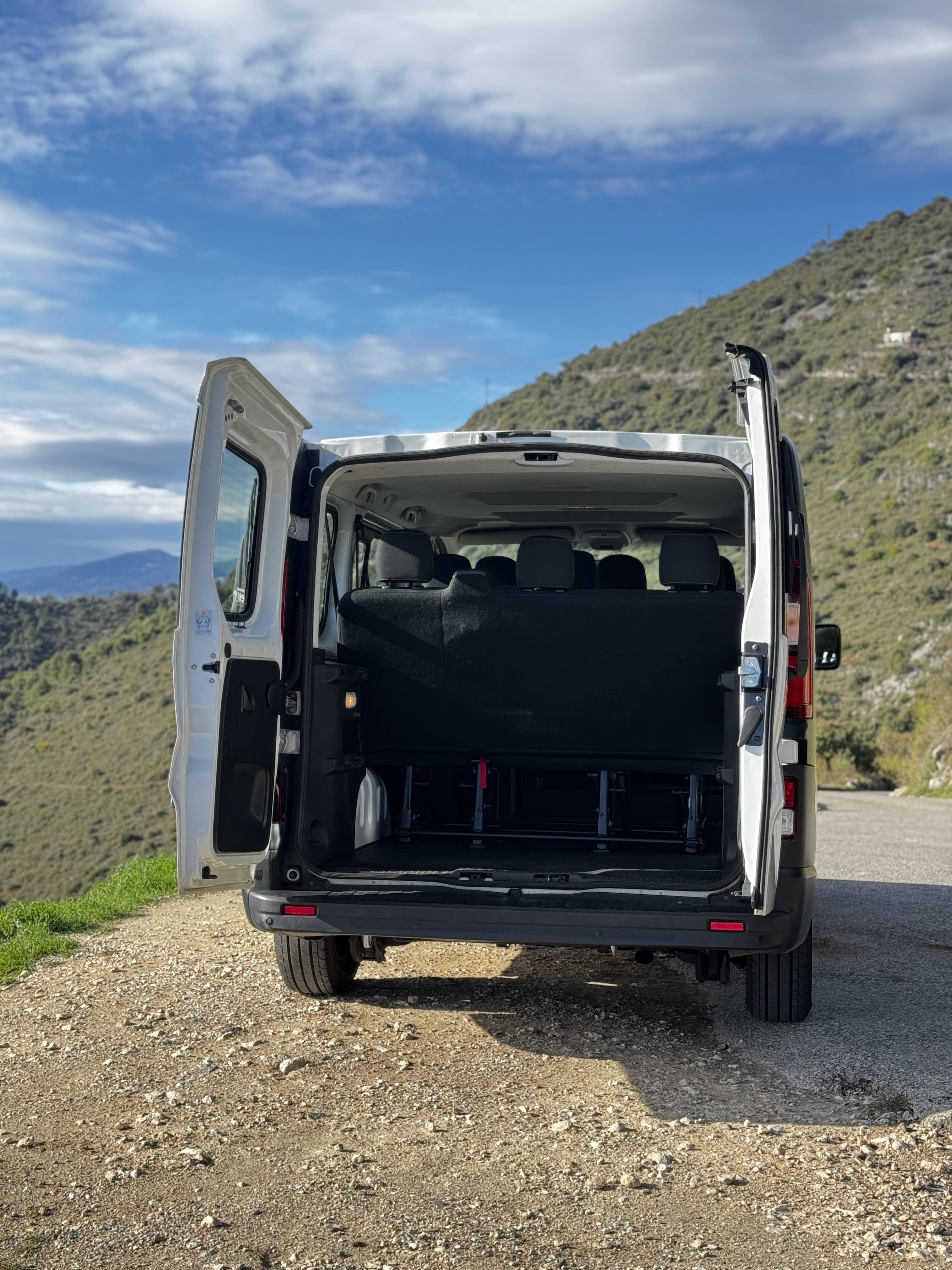 Renault Trafic Passenger mit Bluetooth-Audio
