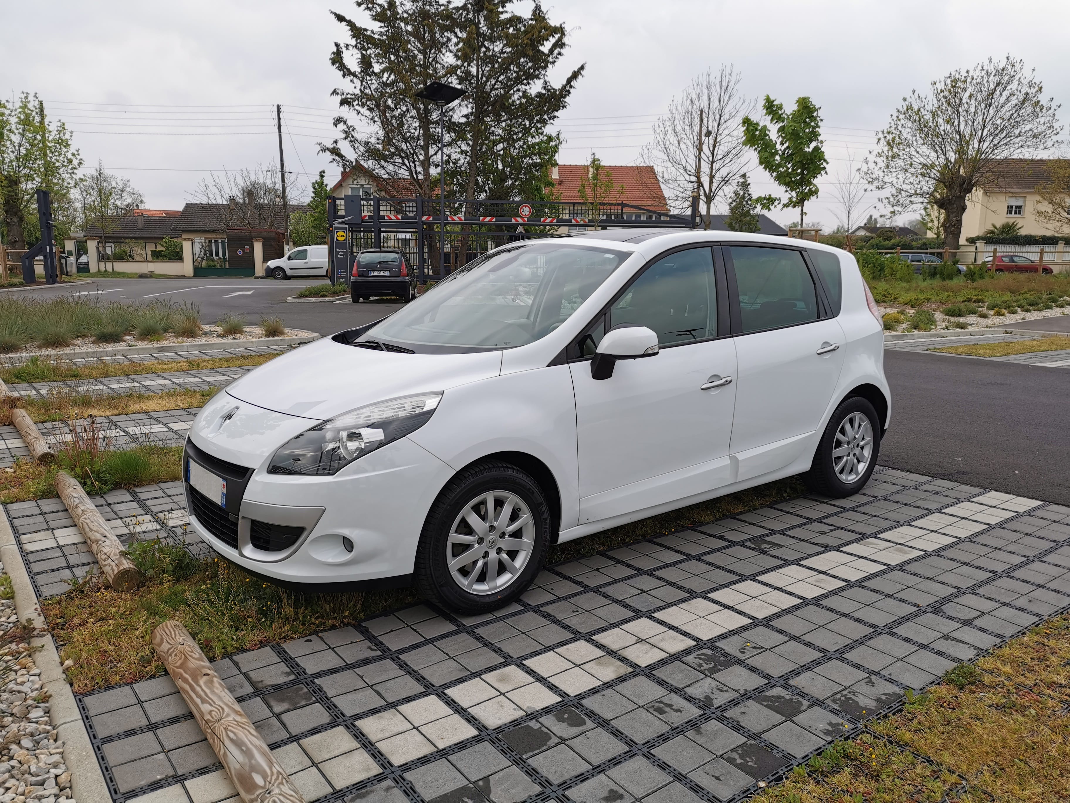 Renault Scenic, 2010, Diesel, automatique