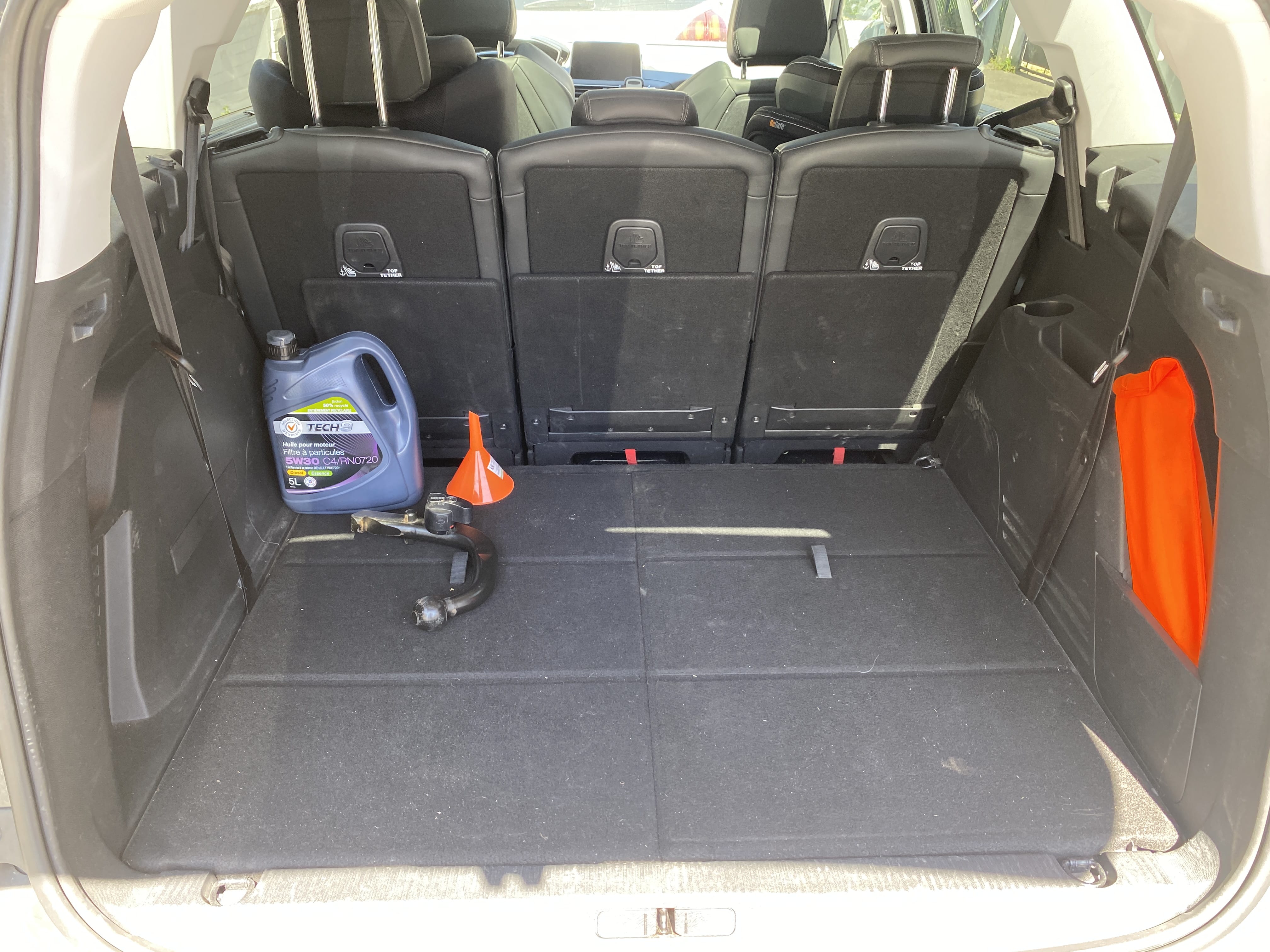 Peugeot 5008 avec Entrée audio / iPod