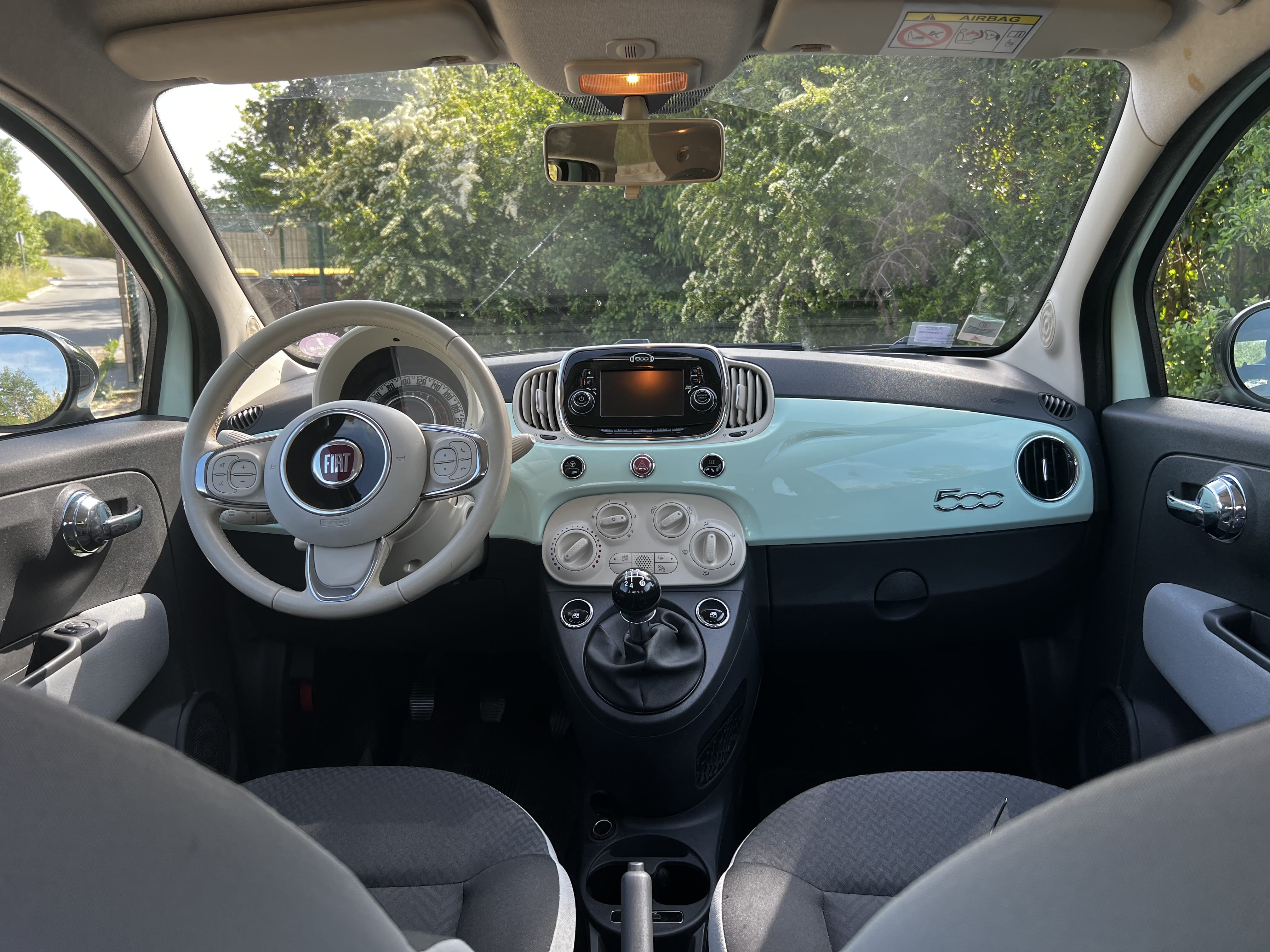 Fiat 500 Lounge with Bluetooth audio