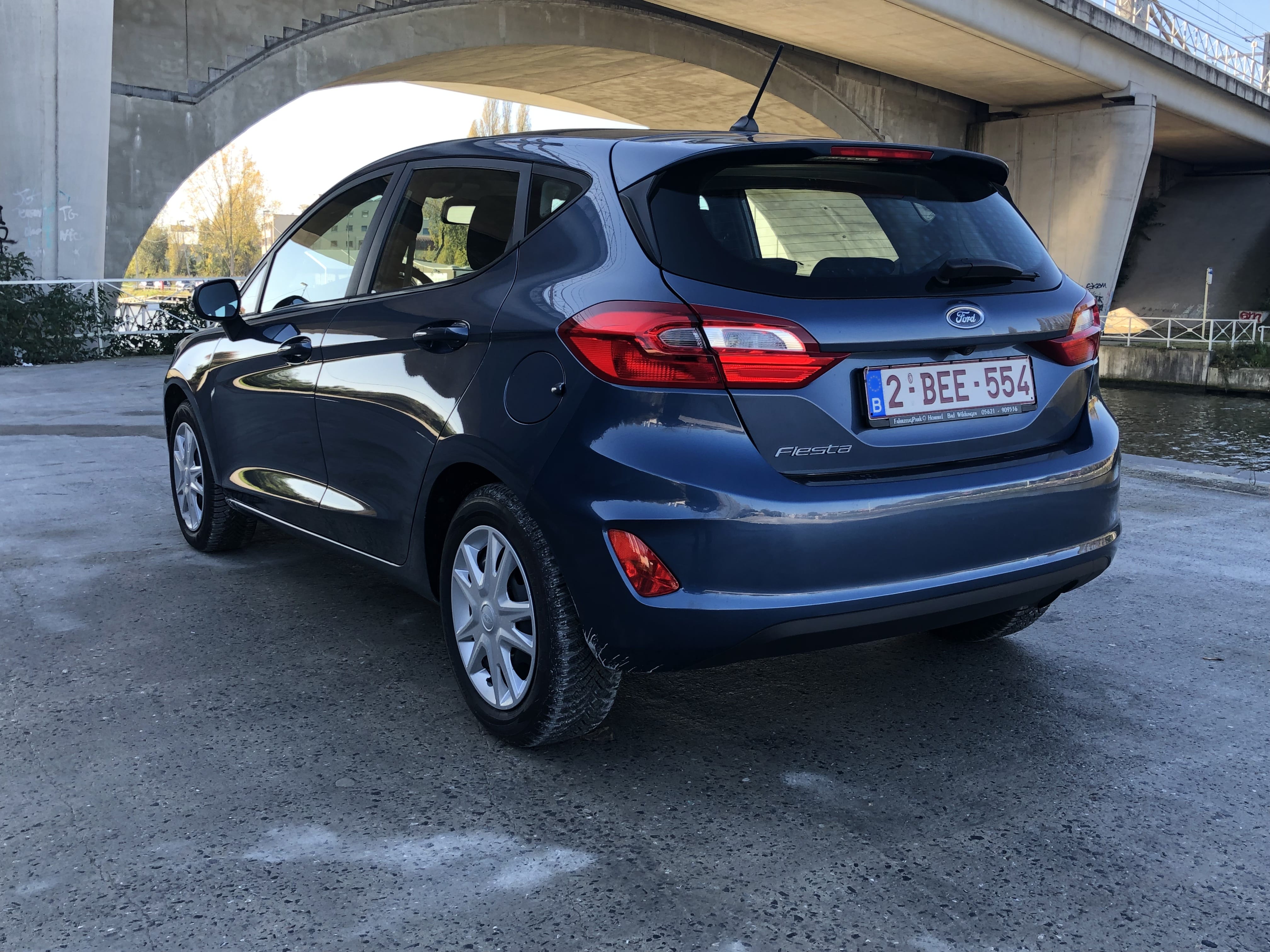 Ford Fiesta 1.1i Cool & Connect, Airco (gare du Midi) avec Audio Bluetooth