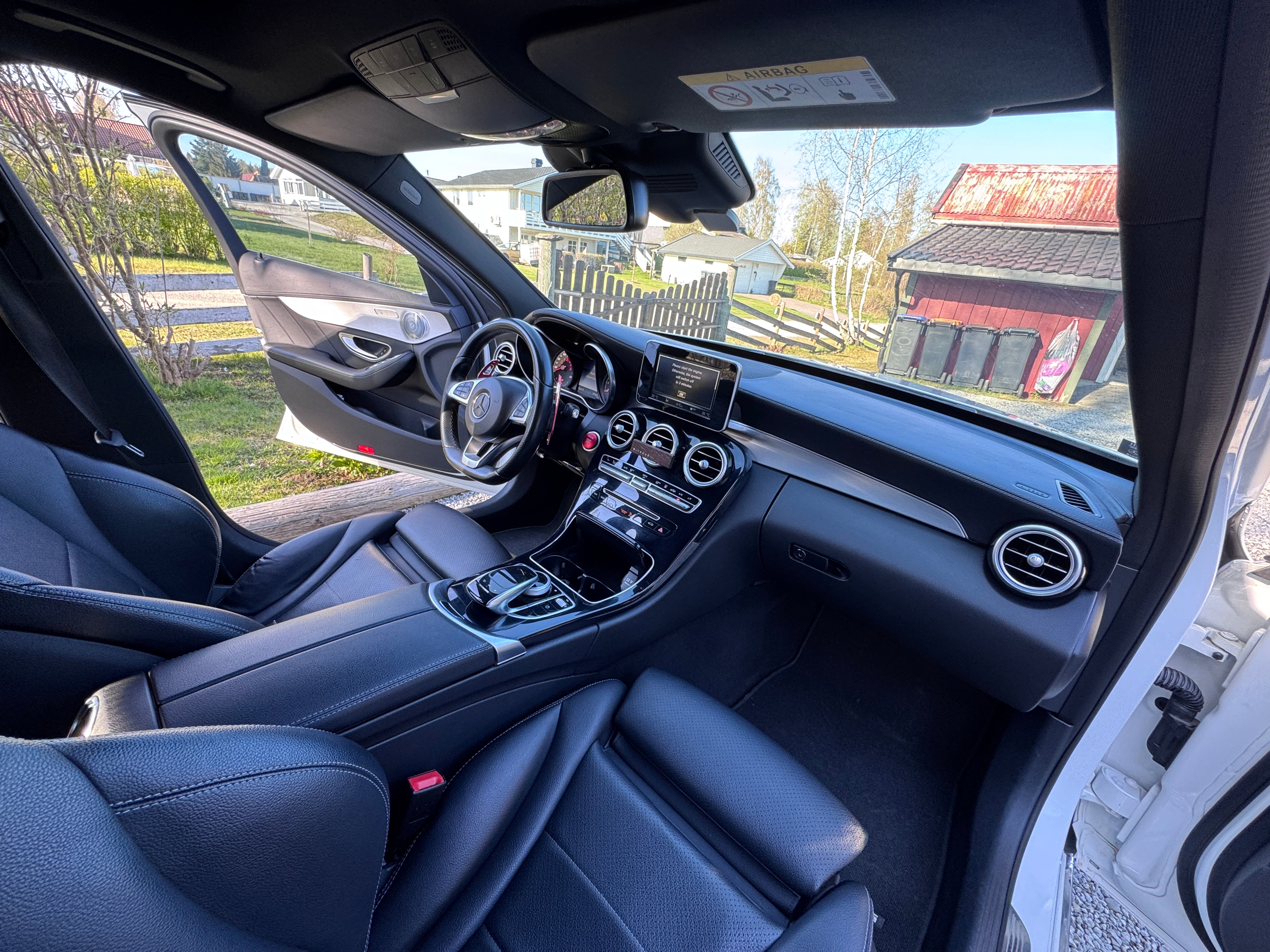 Mercedes-Benz C350e med Bluetooth audio