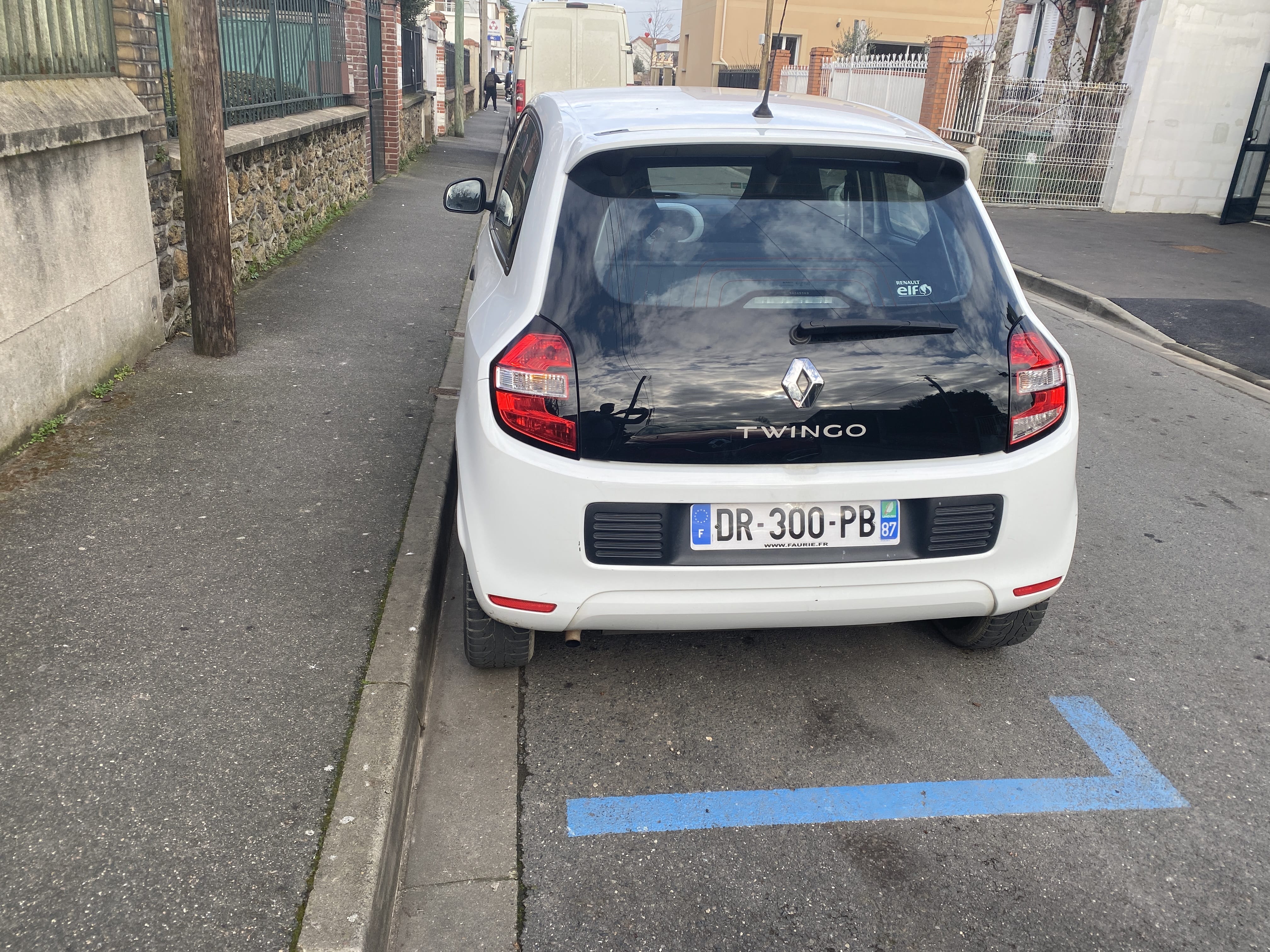 Renault Twingo III 1.0 70cv eco life (sans clim) avec Audio Bluetooth