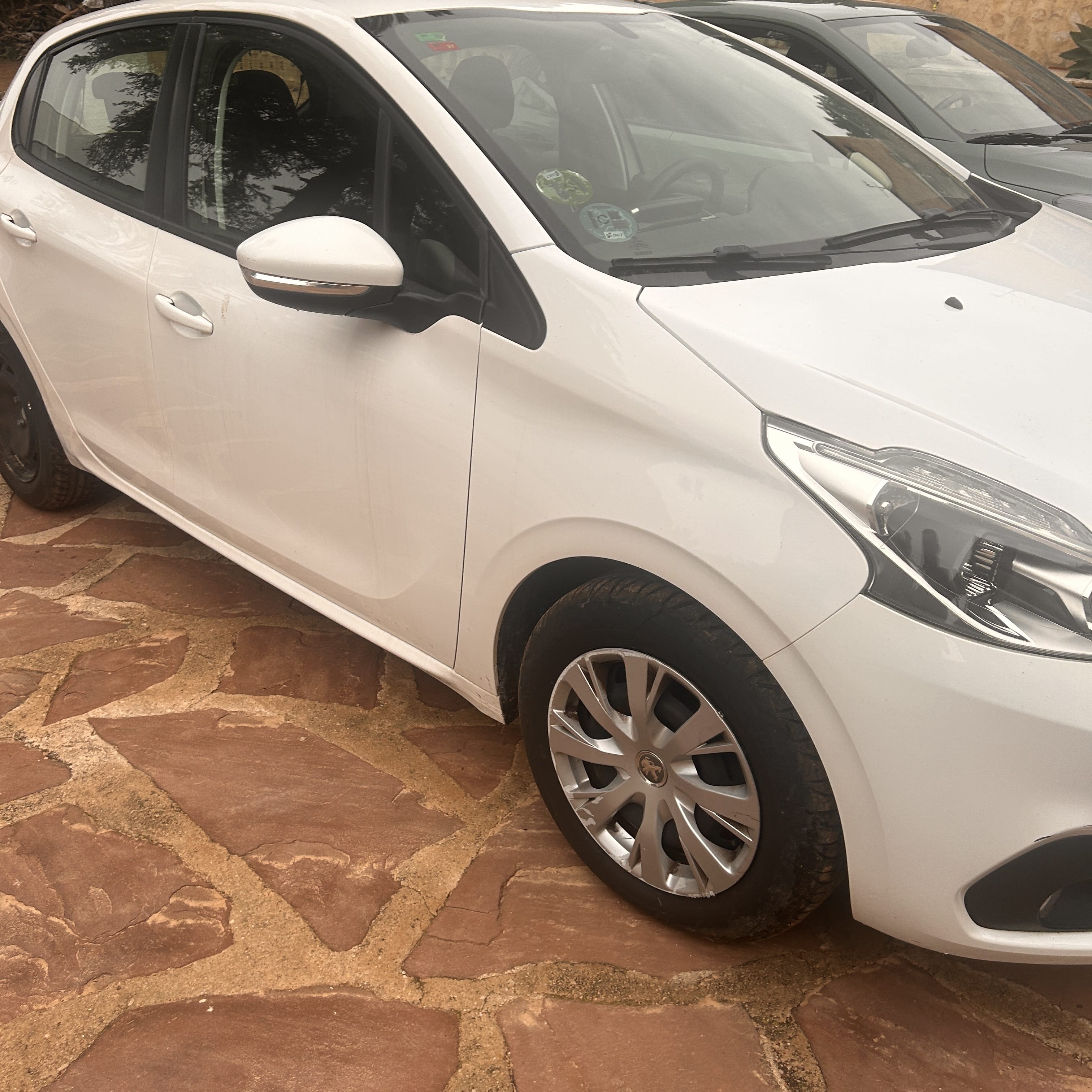 Peugeot 208 avec GPS