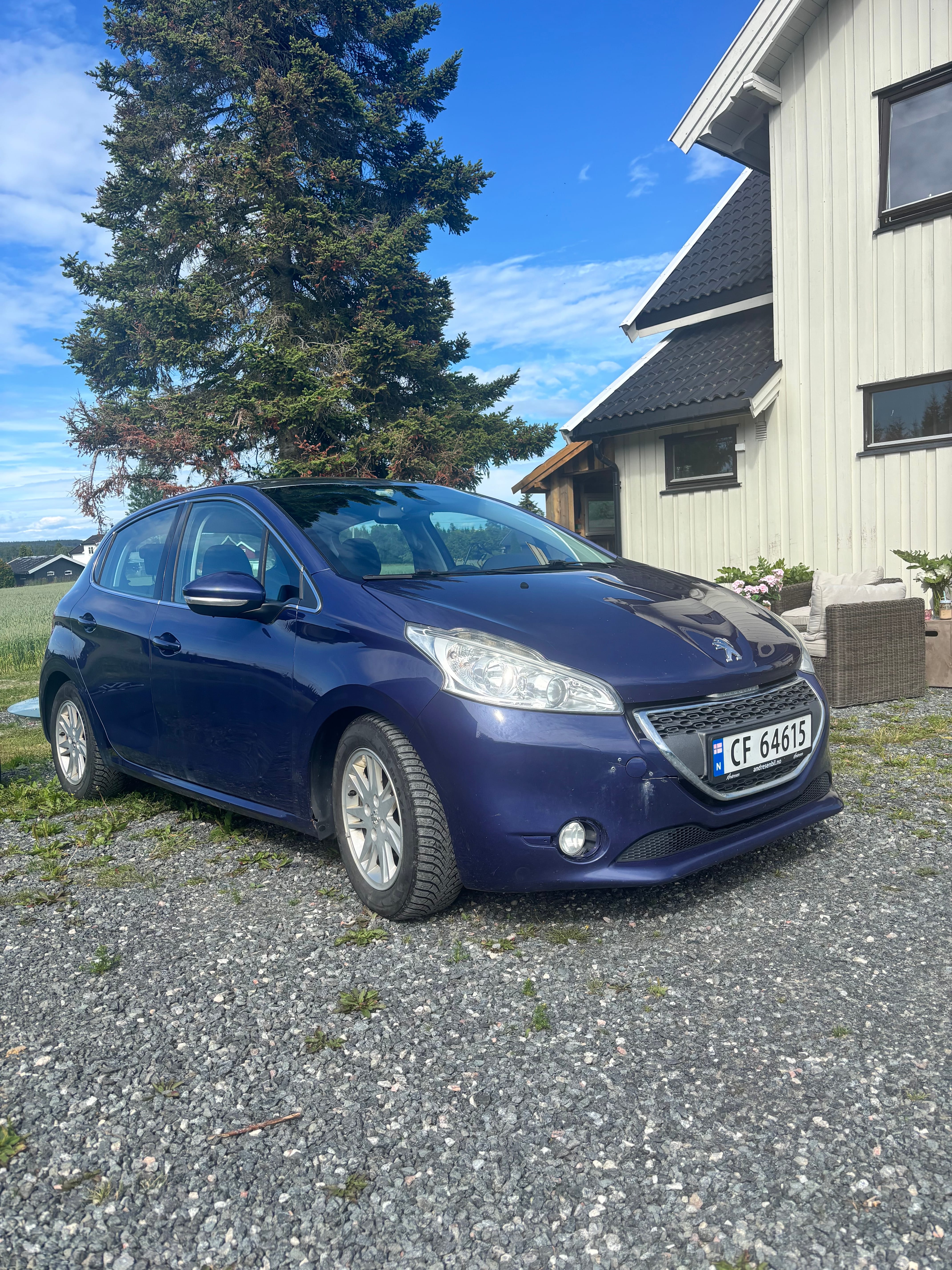 Peugeot 208 med Aircondition