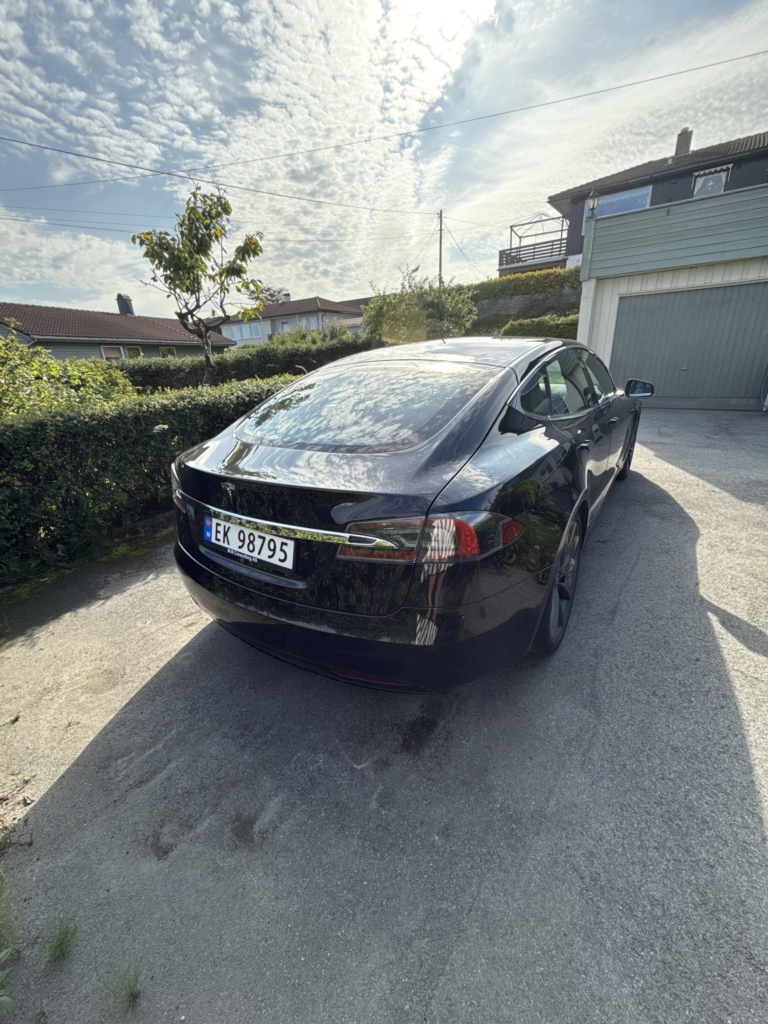 Tesla Model S 75D med GPS