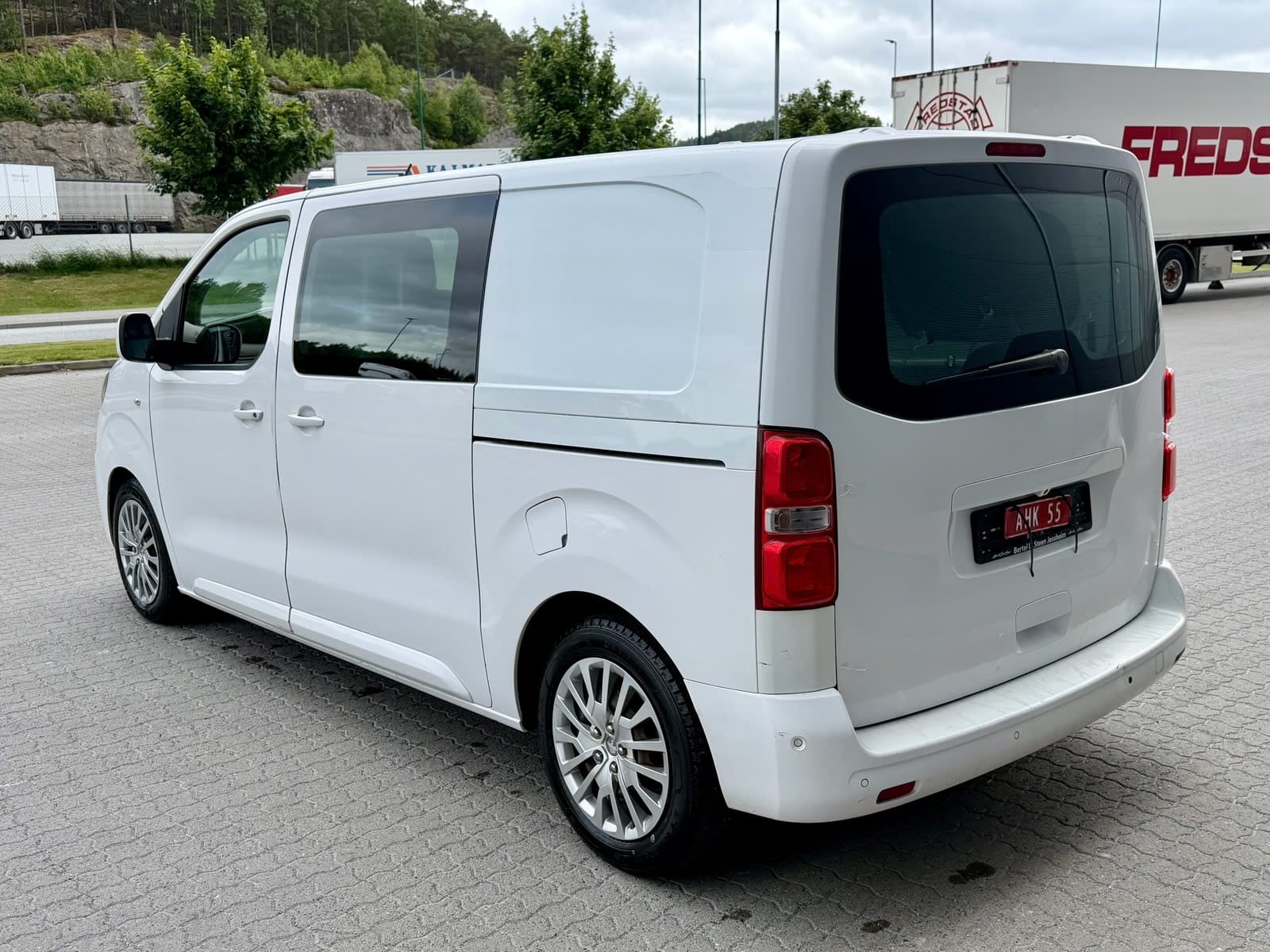 Peugeot Expert med Ryggekamera