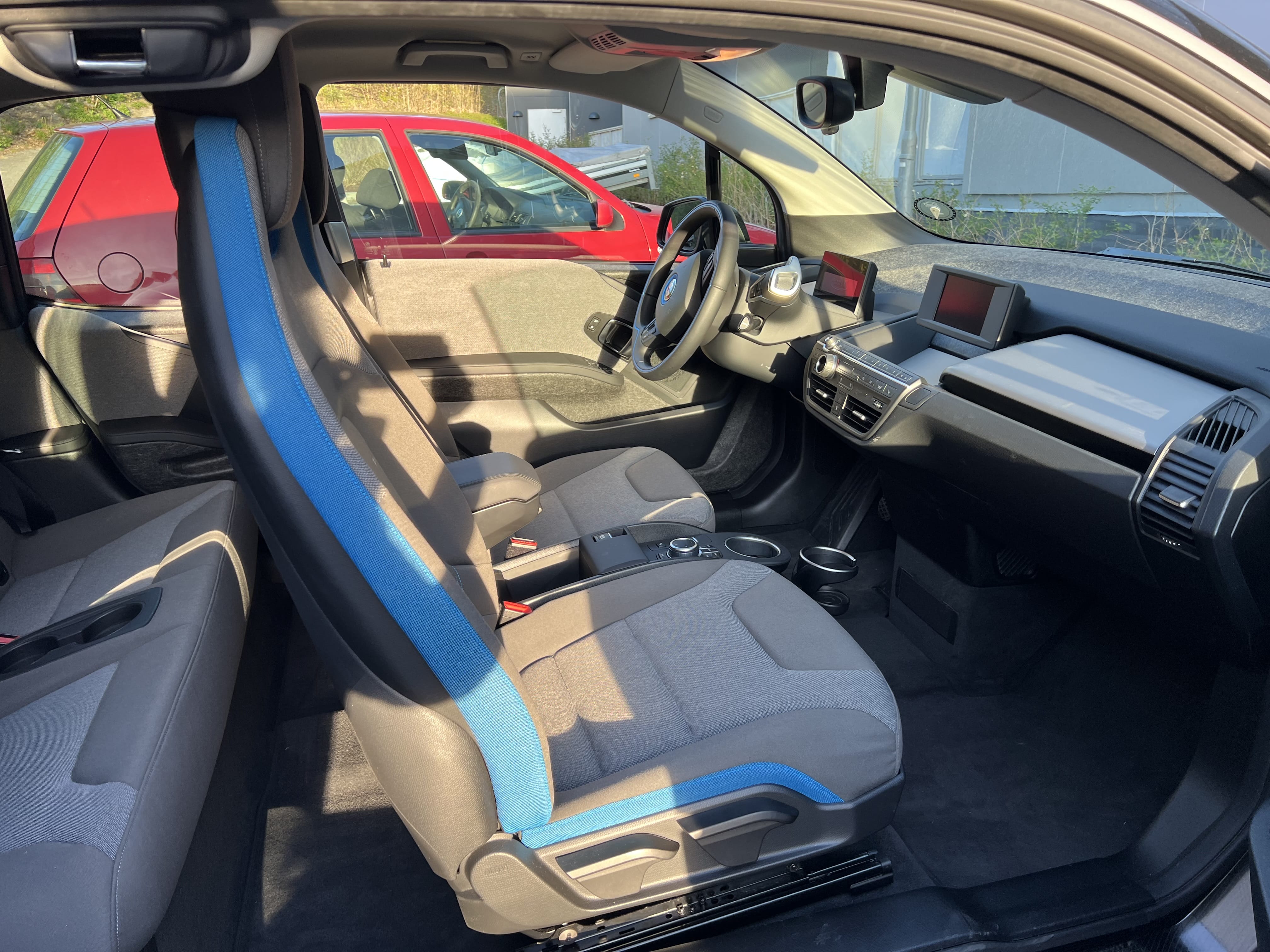 BMW i3 med Lydinngang