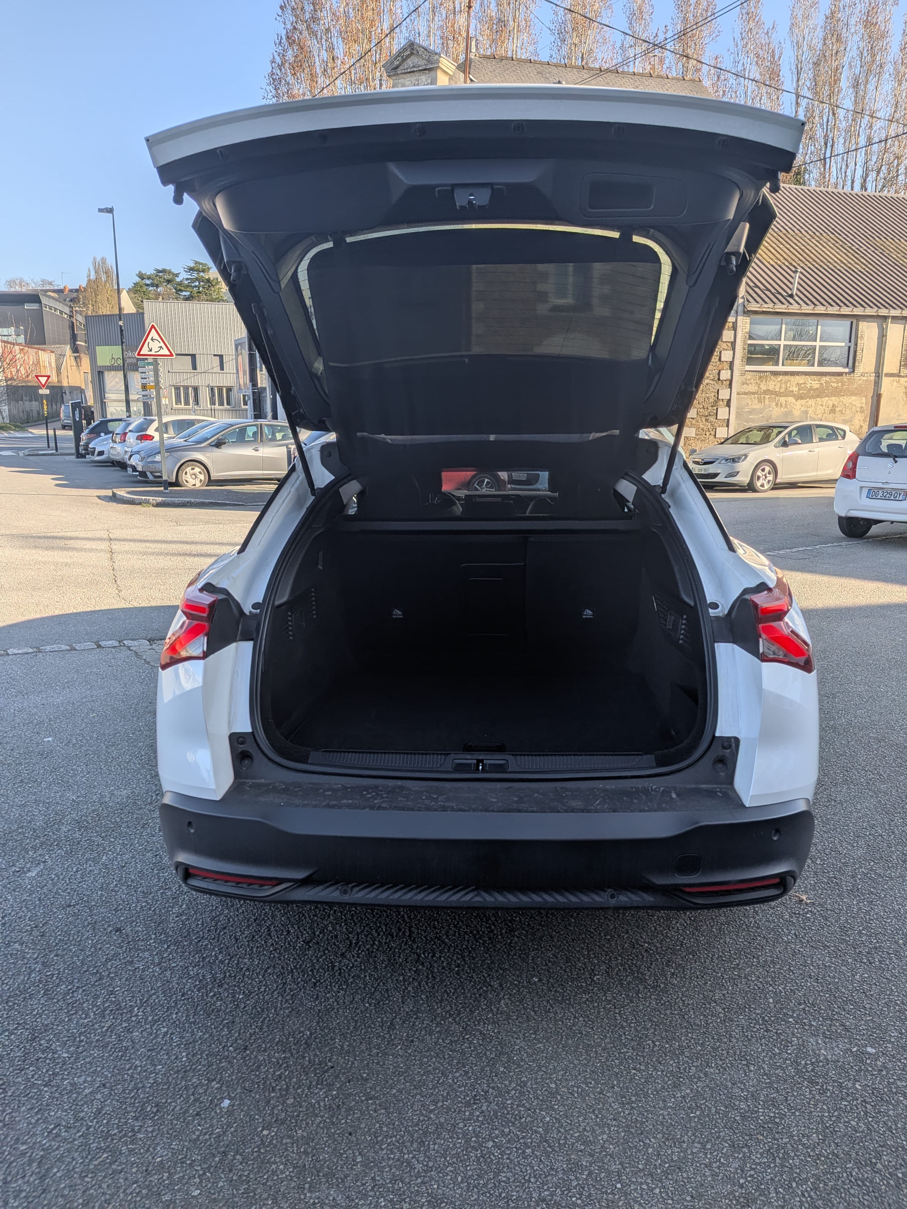 Citroen C5 X PureTech 130 EAT8 avec GPS